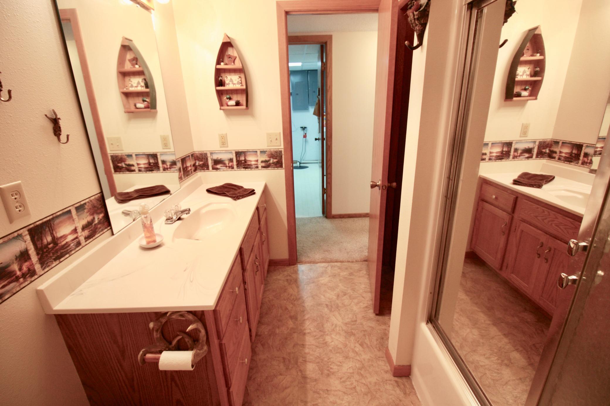 1992 single family home for sale at 525 12th Street N in Breckenridge, MN — 4 bed, 2 bath (photo 61 of 74)