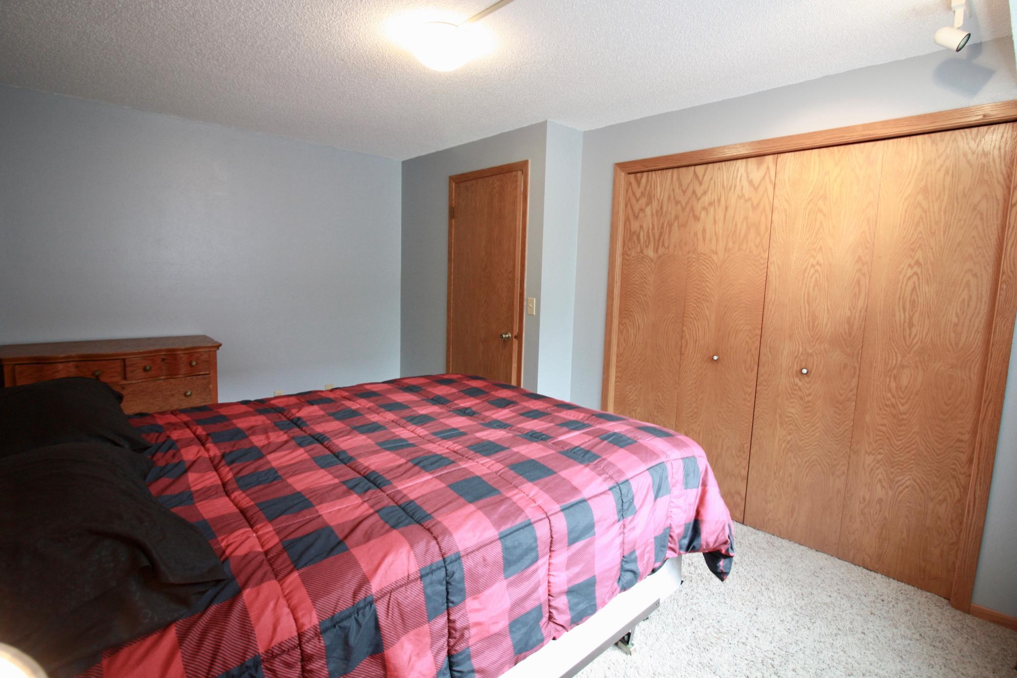 1992 single family home for sale at 525 12th Street N in Breckenridge, MN — 4 bed, 2 bath (photo 63 of 74)
