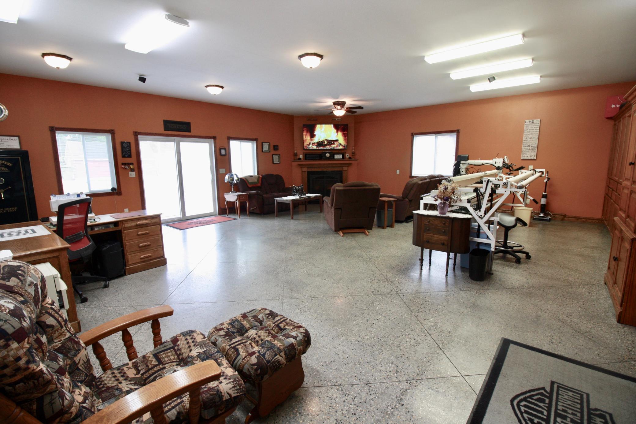 1992 single family home for sale at 525 12th Street N in Breckenridge, MN — 4 bed, 2 bath (photo 9 of 74)