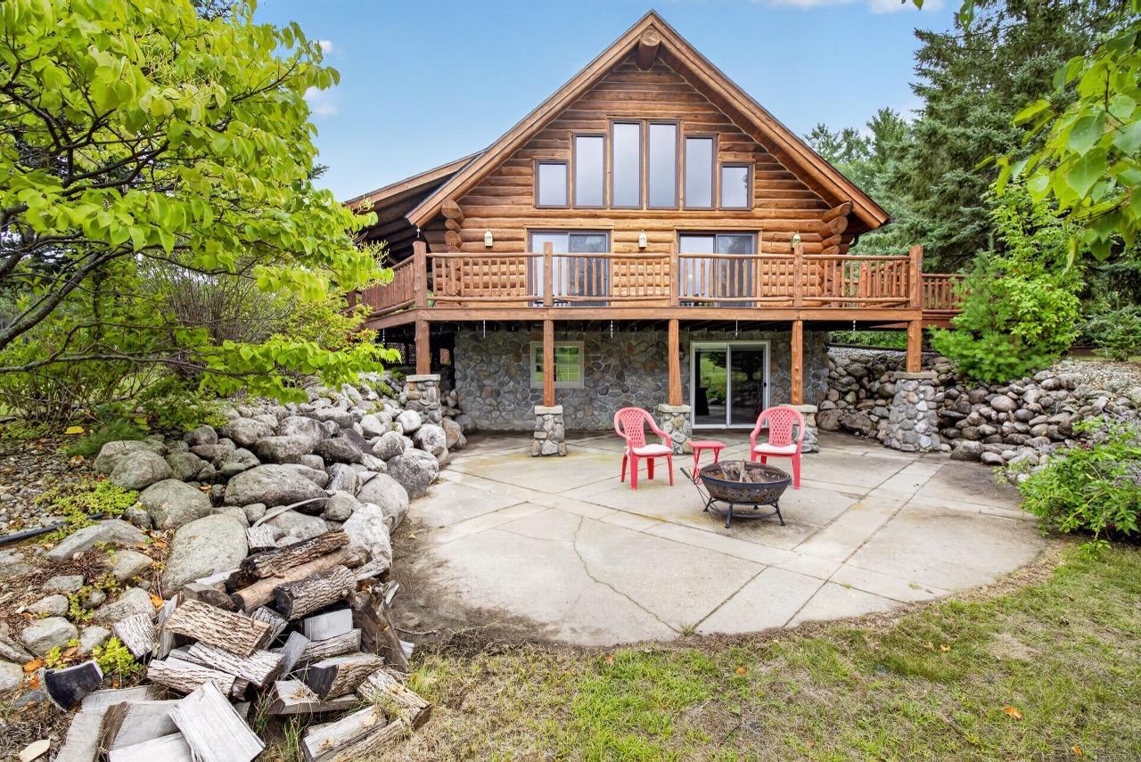 1996 single family home for sale at 49684 440th Street in Perham, MN — 3 bed, 3 bath (photo 3 of 60)