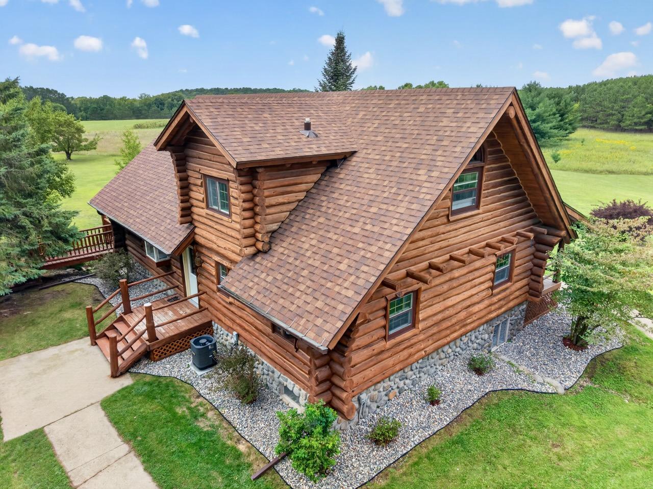1996 single family home for sale at 49684 440th Street in Perham, MN — 3 bed, 3 bath (photo 4 of 60)