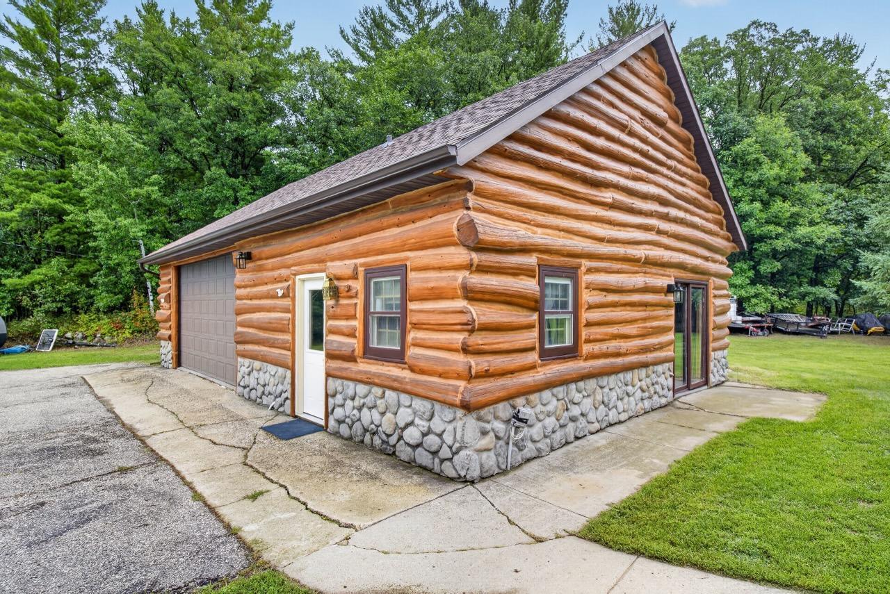 1996 single family home for sale at 49684 440th Street in Perham, MN — 3 bed, 3 bath (photo 9 of 60)
