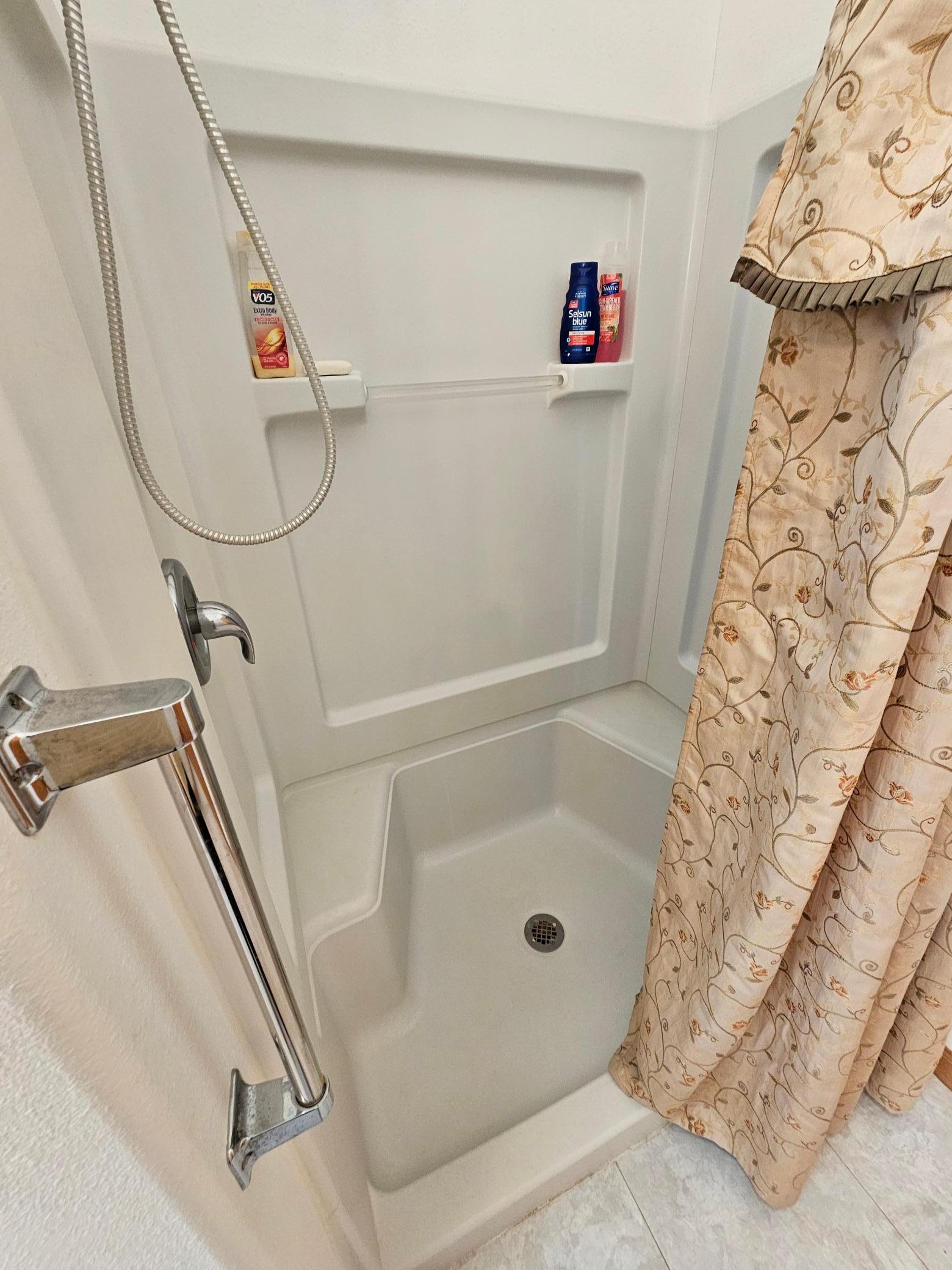 1910 single family home for sale at 205 1st Street N in Fairmount, ND — 4 bed, 3 bath (photo 11 of 38)