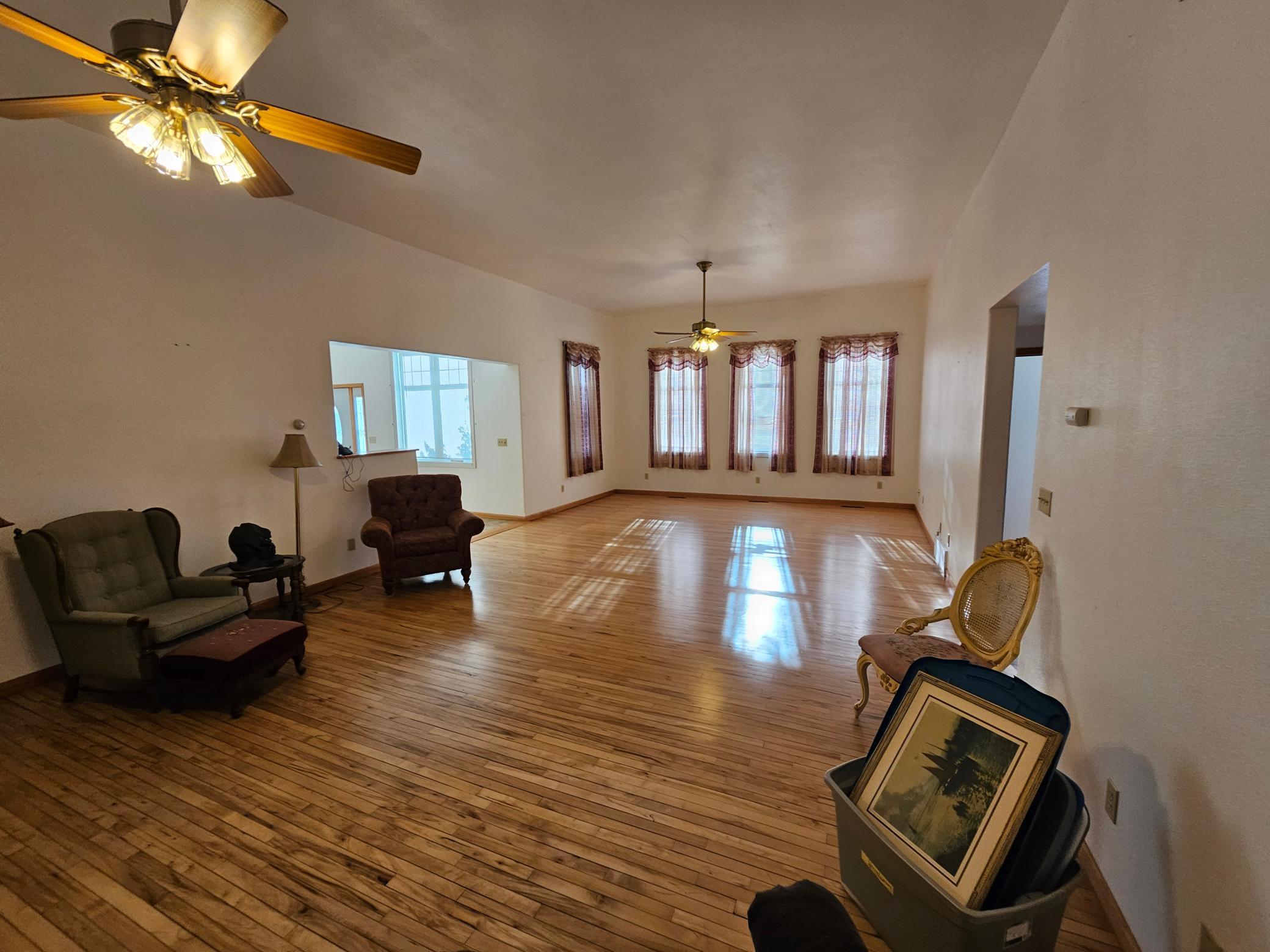 1910 single family home for sale at 205 1st Street N in Fairmount, ND — 4 bed, 3 bath (photo 12 of 38)