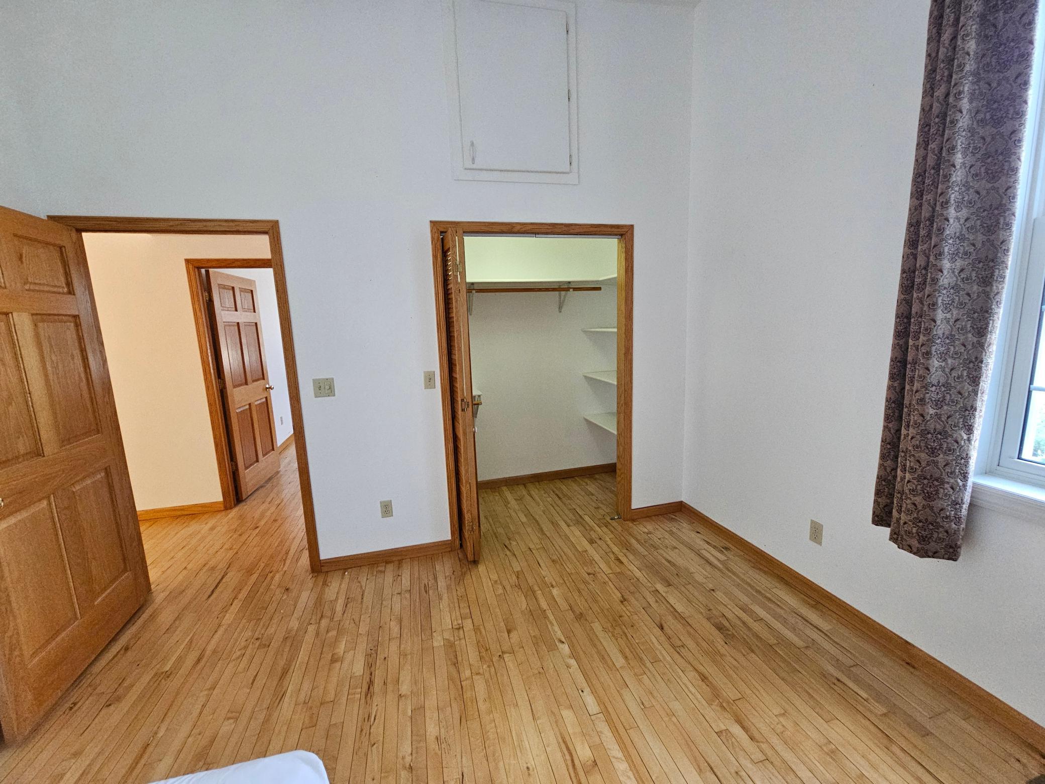 1910 single family home for sale at 205 1st Street N in Fairmount, ND — 4 bed, 3 bath (photo 17 of 38)