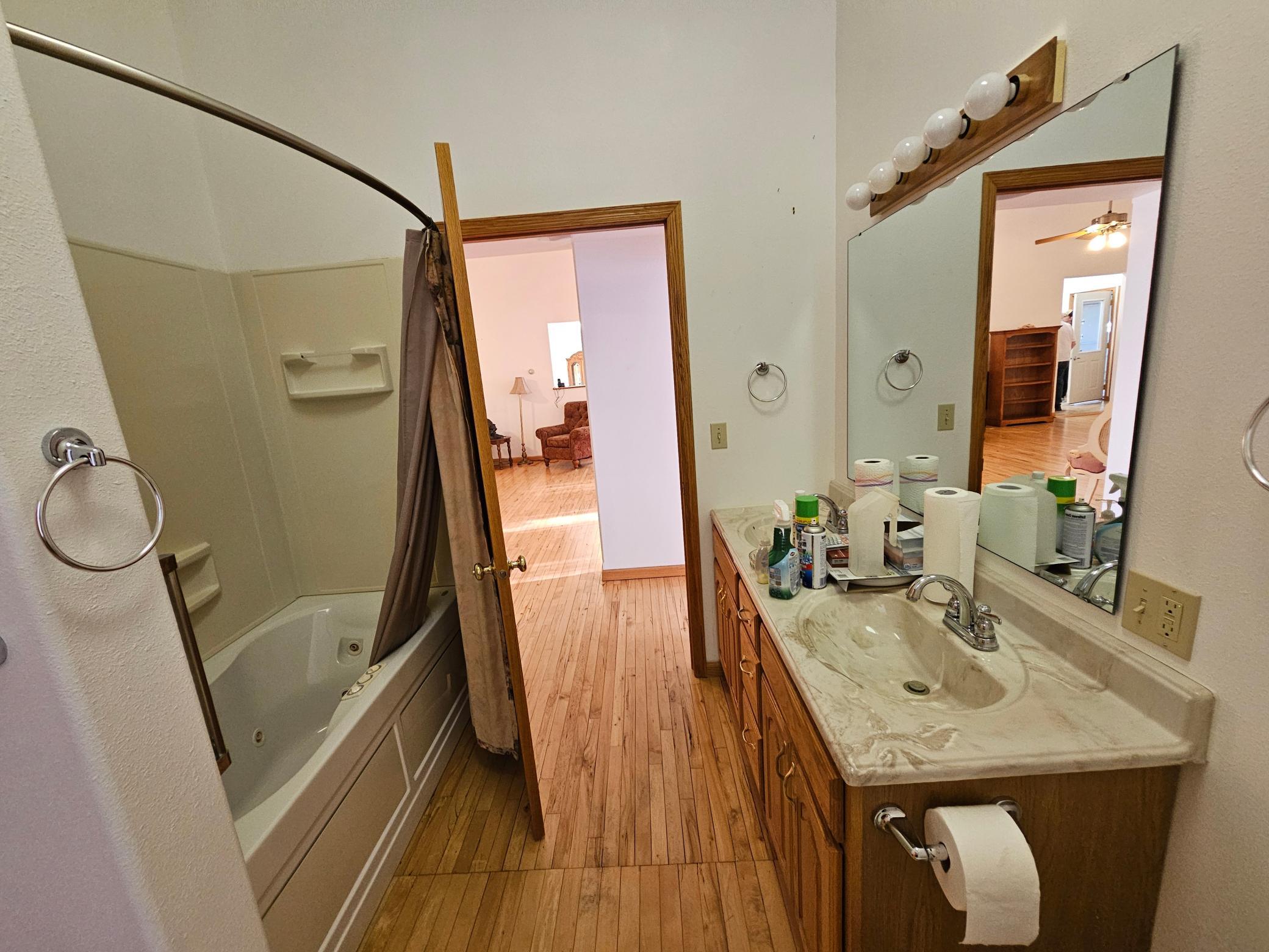 1910 single family home for sale at 205 1st Street N in Fairmount, ND — 4 bed, 3 bath (photo 22 of 38)