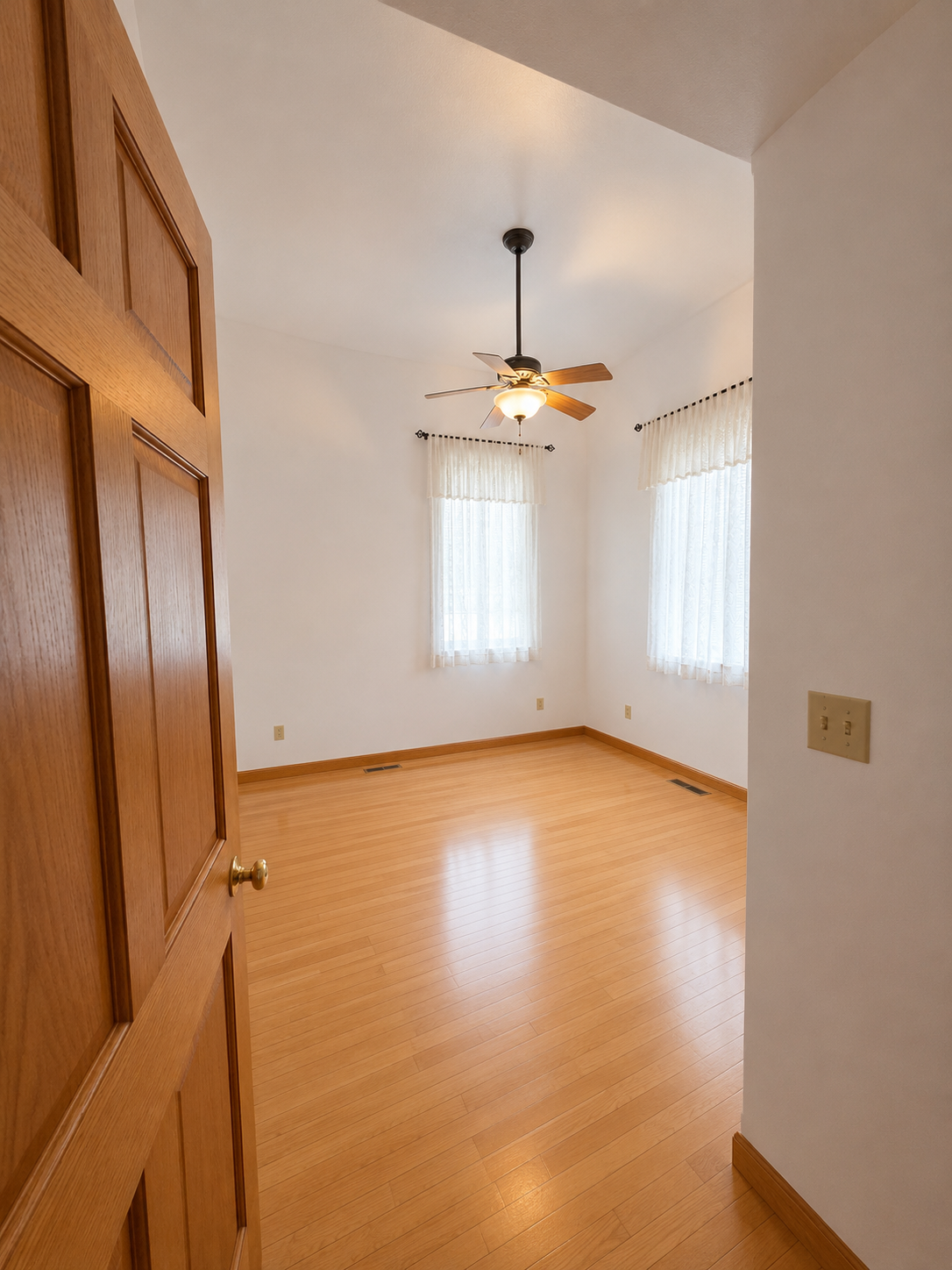 1910 single family home for sale at 205 1st Street N in Fairmount, ND — 4 bed, 3 bath (photo 26 of 38)