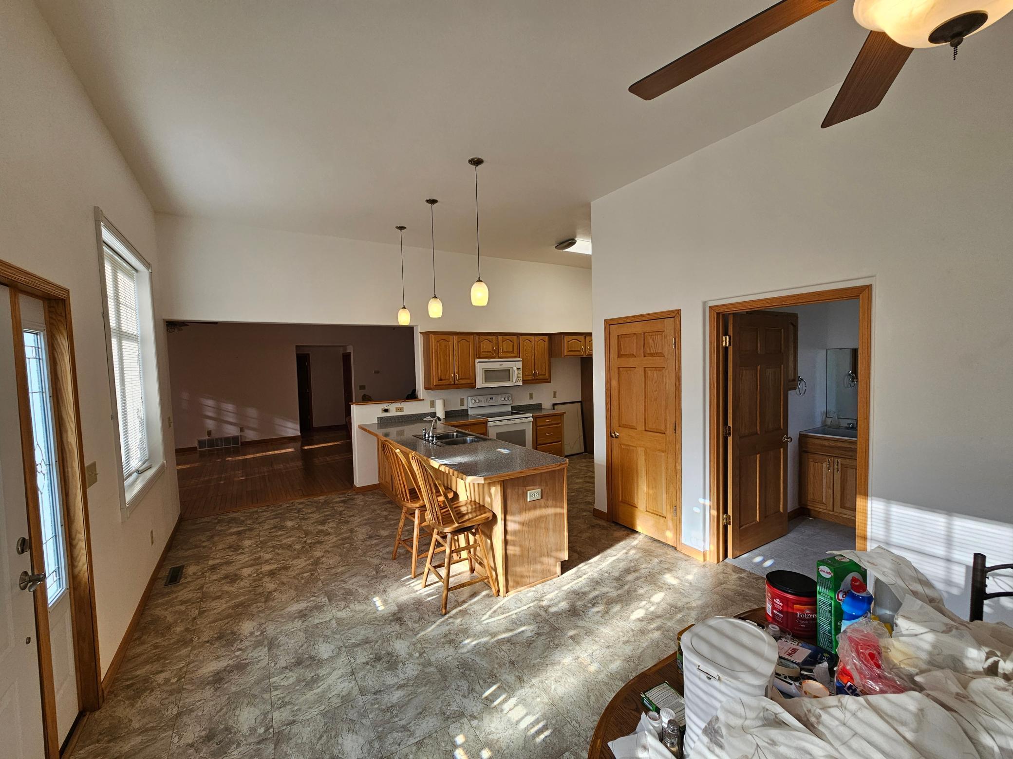 1910 single family home for sale at 205 1st Street N in Fairmount, ND — 4 bed, 3 bath (photo 5 of 38)