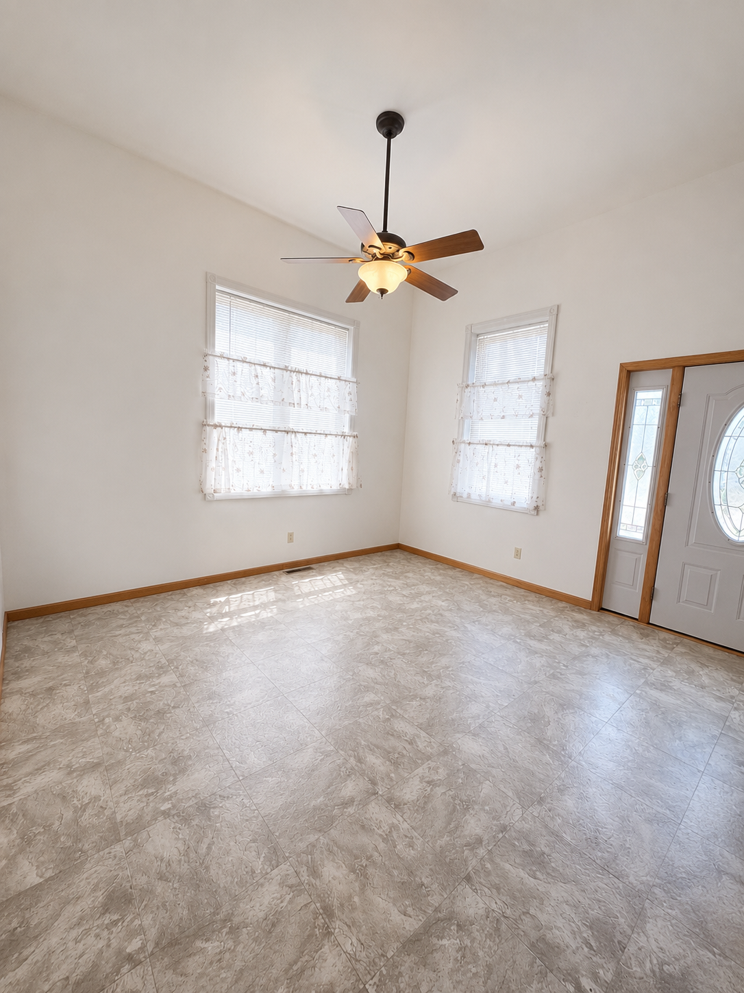 1910 single family home for sale at 205 1st Street N in Fairmount, ND — 4 bed, 3 bath (photo 6 of 38)