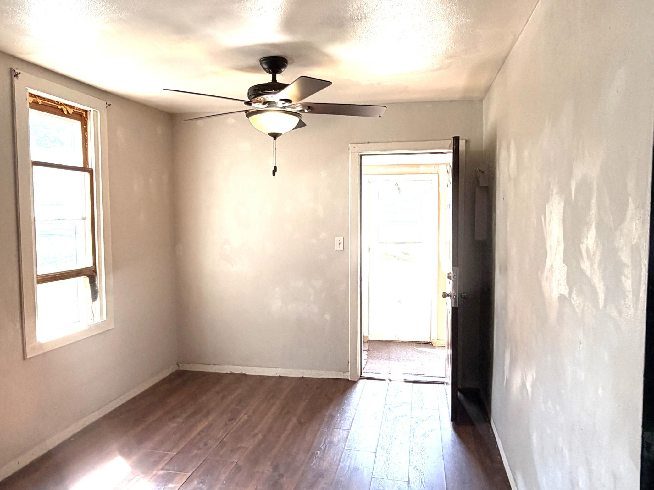 1900 single family home for sale at 102 Sunset Avenue NW in Bagley, MN — 1 bed, 1 bath (photo 5 of 17)