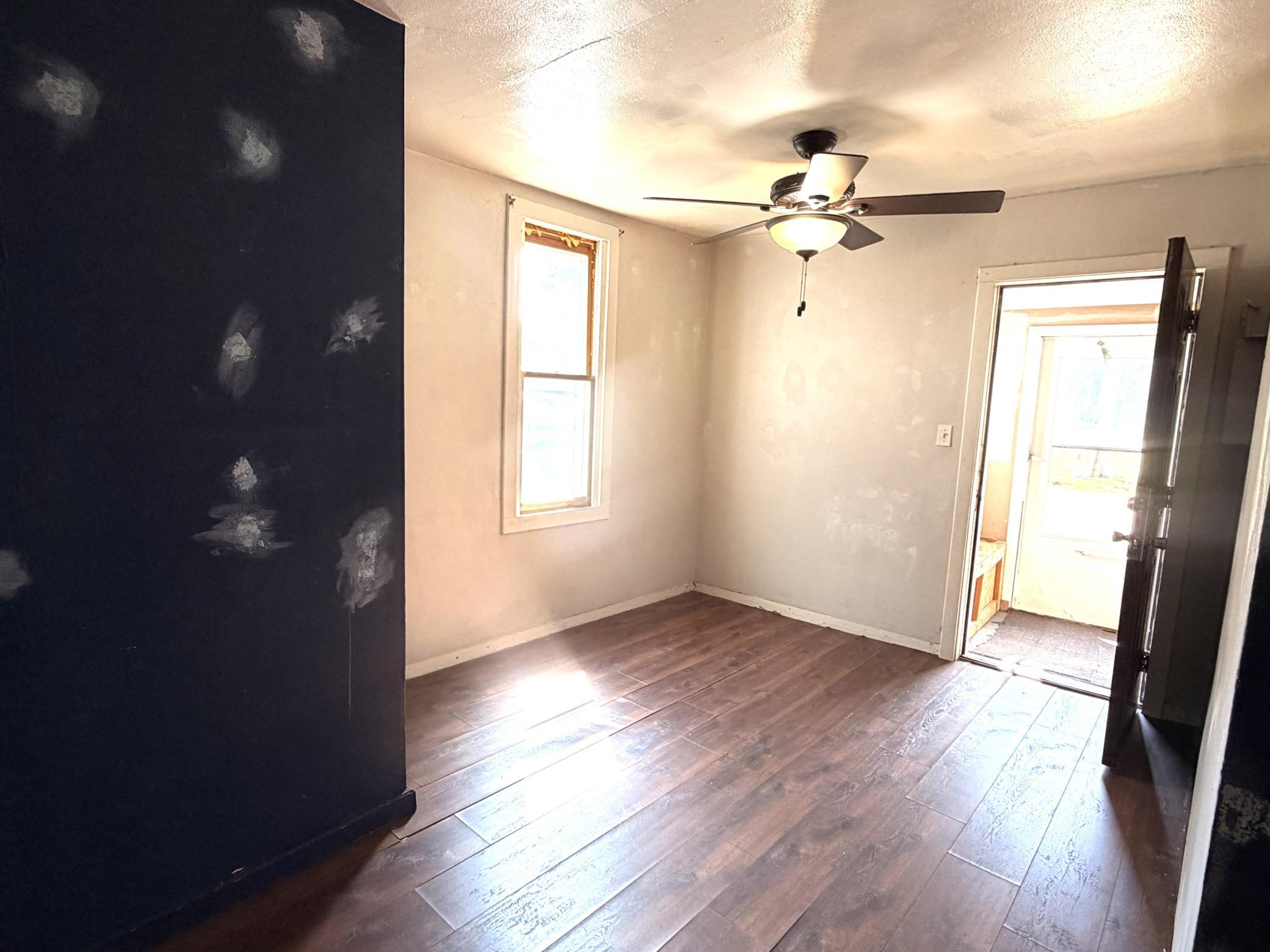 1900 single family home for sale at 102 Sunset Avenue NW in Bagley, MN — 1 bed, 1 bath (photo 8 of 17)