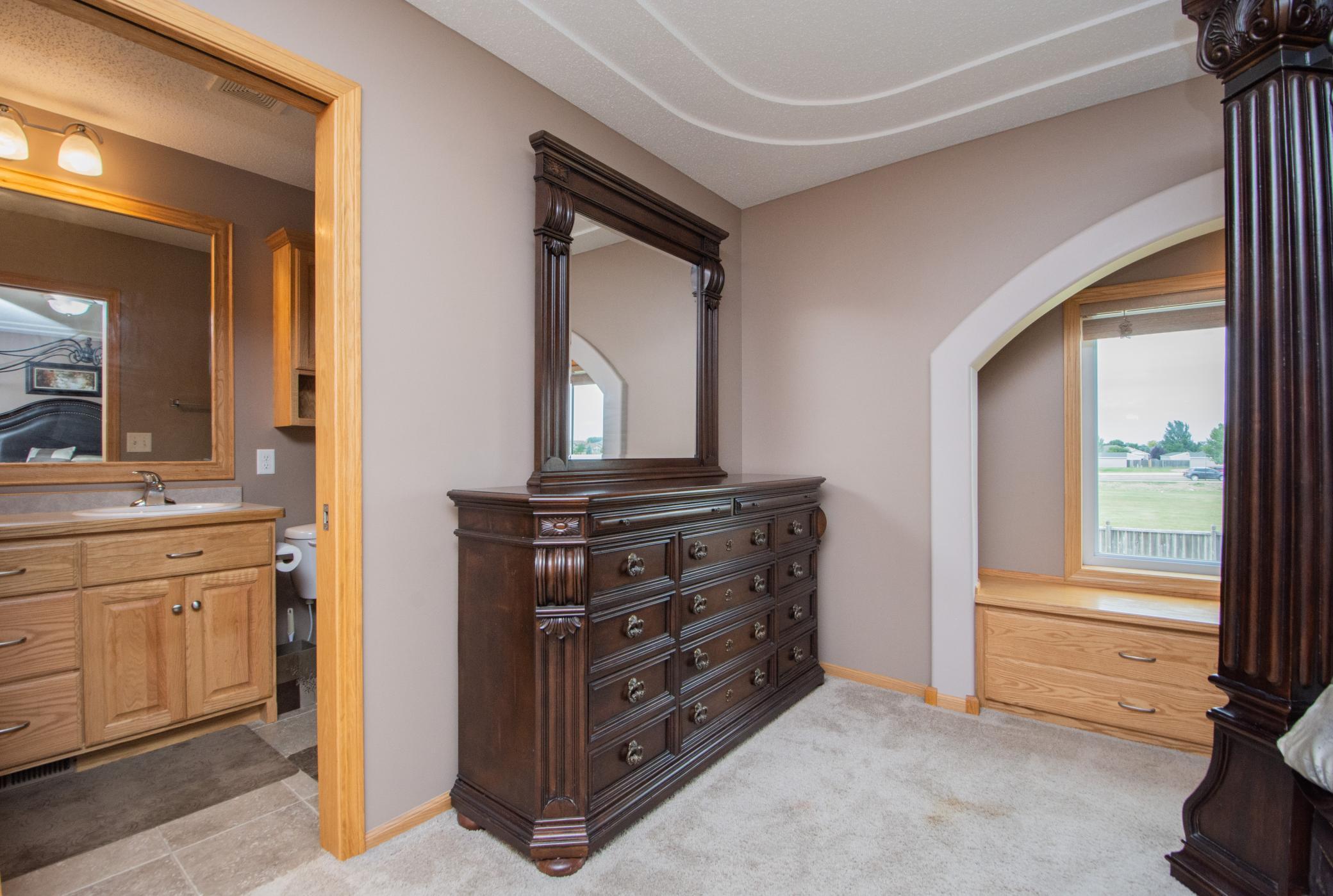 2009 single family home for sale at 1234 35th Street Circle S in Moorhead, MN — 4 bed, 3 bath (photo 22 of 49)