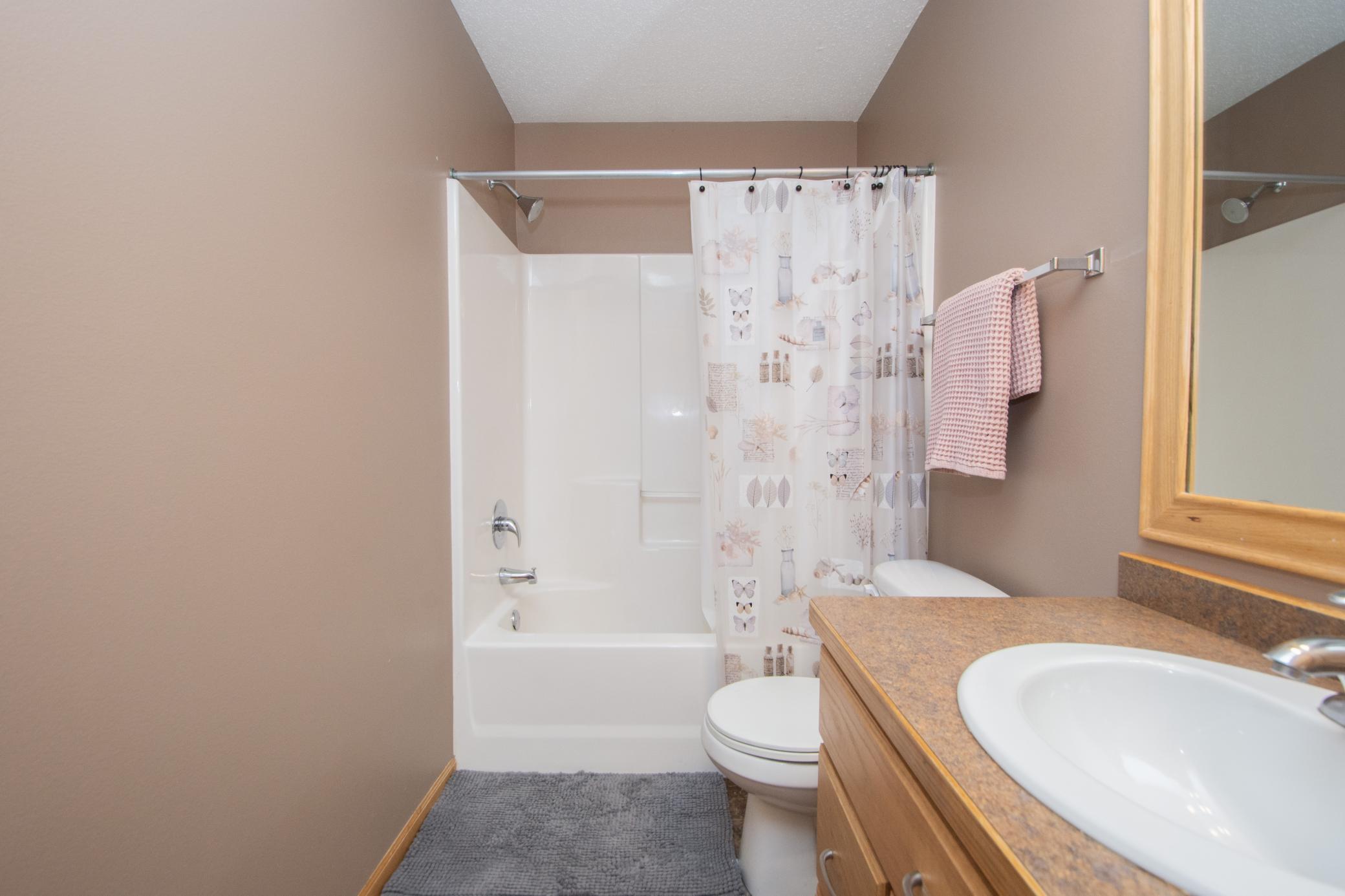 2009 single family home for sale at 1234 35th Street Circle S in Moorhead, MN — 4 bed, 3 bath (photo 28 of 49)