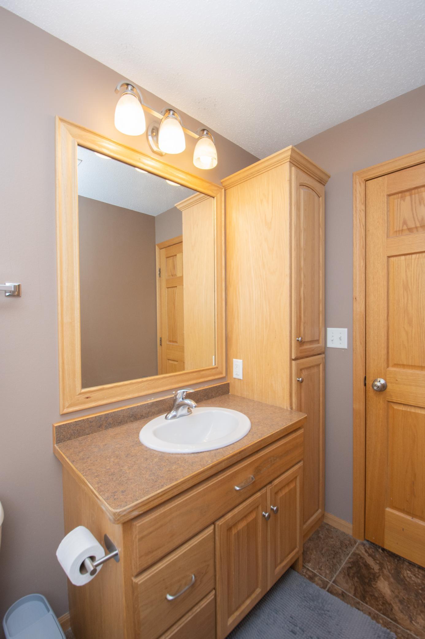 2009 single family home for sale at 1234 35th Street Circle S in Moorhead, MN — 4 bed, 3 bath (photo 30 of 49)