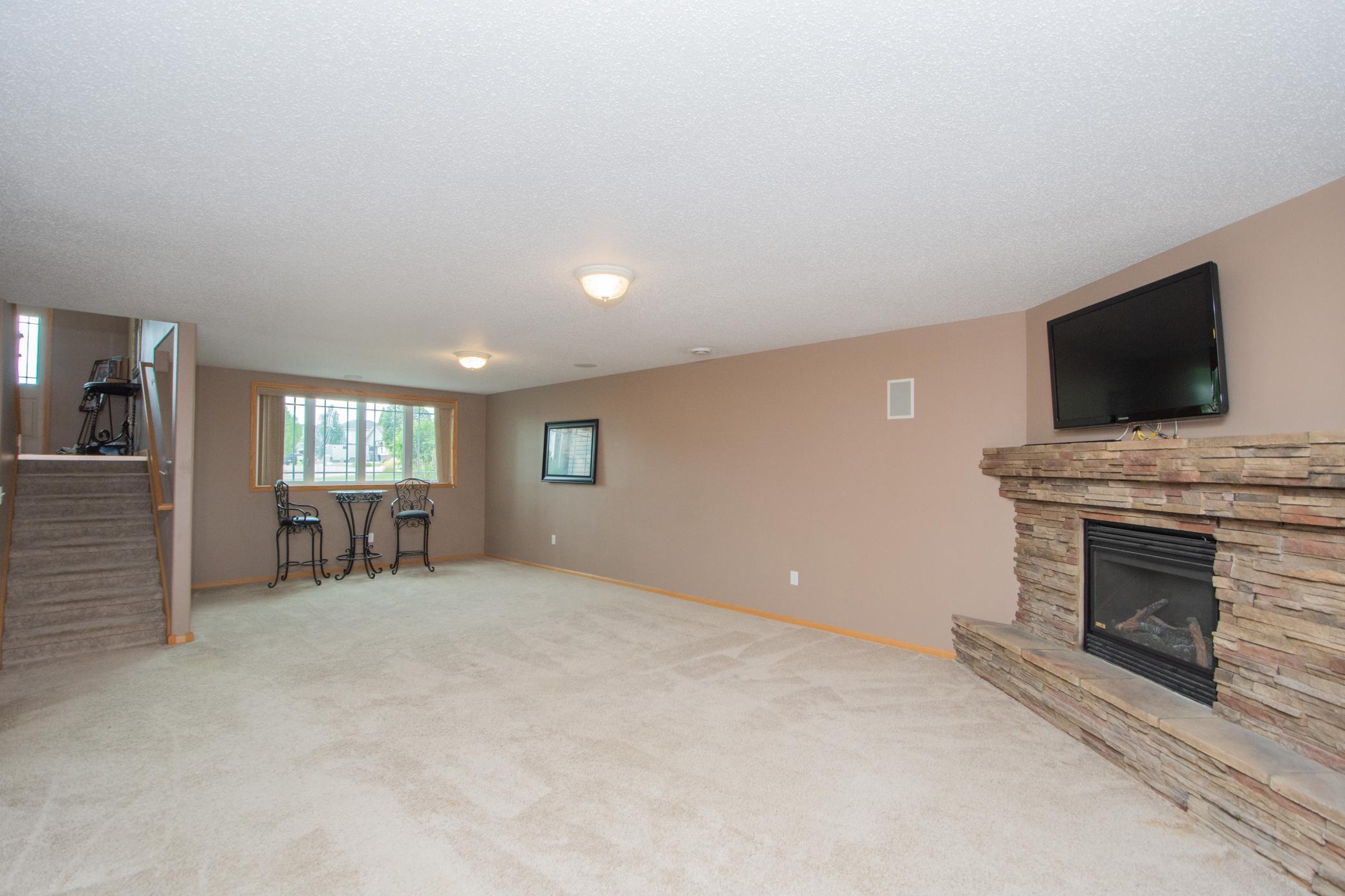 2009 single family home for sale at 1234 35th Street Circle S in Moorhead, MN — 4 bed, 3 bath (photo 32 of 49)