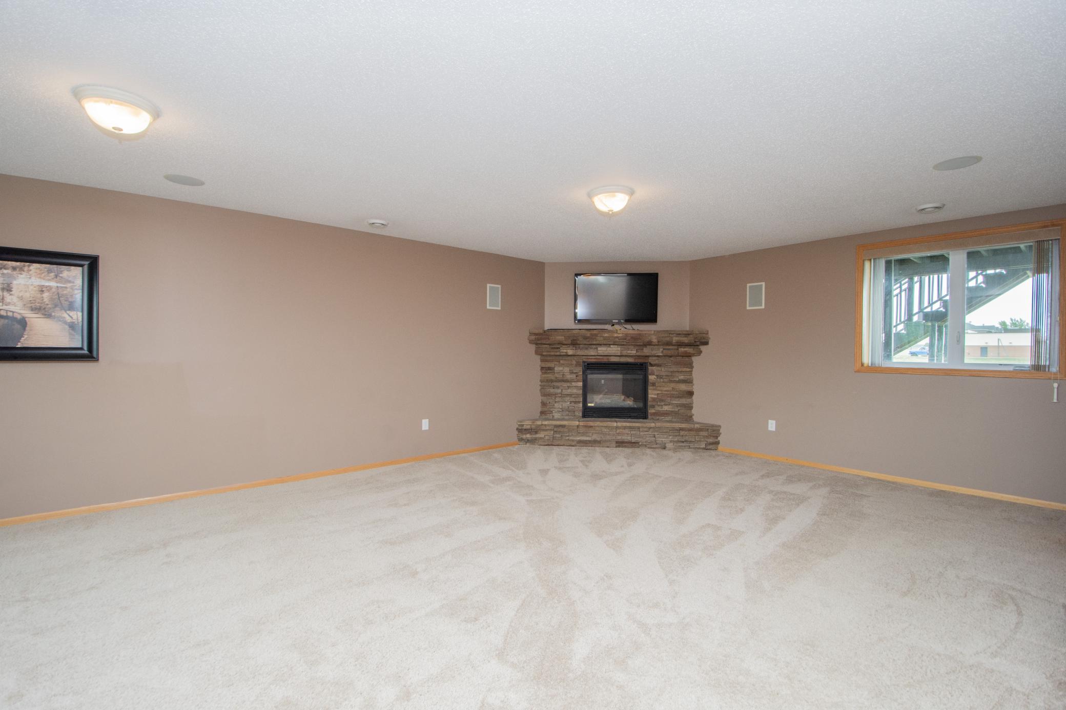 2009 single family home for sale at 1234 35th Street Circle S in Moorhead, MN — 4 bed, 3 bath (photo 33 of 49)