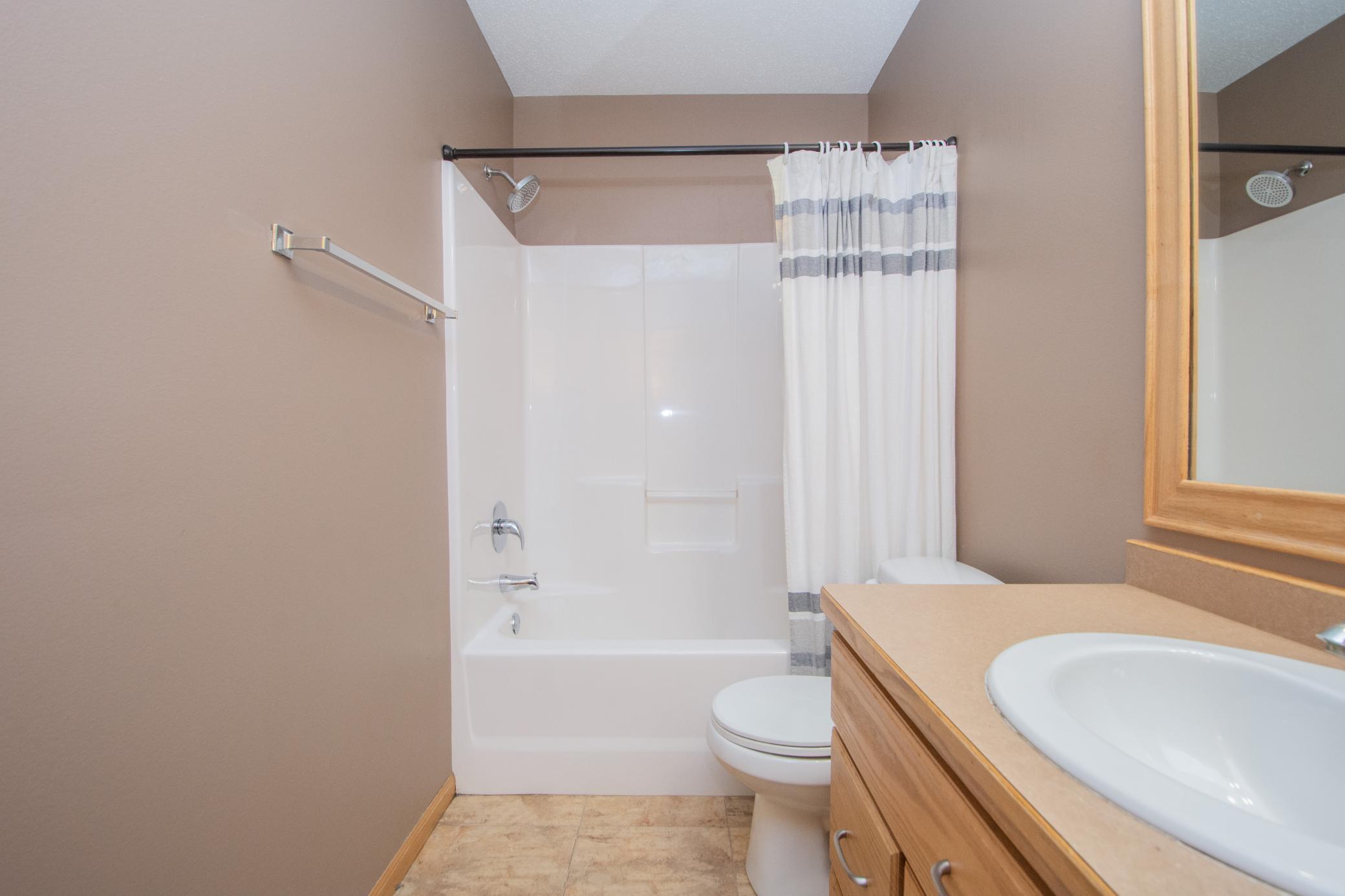 2009 single family home for sale at 1234 35th Street Circle S in Moorhead, MN — 4 bed, 3 bath (photo 38 of 49)