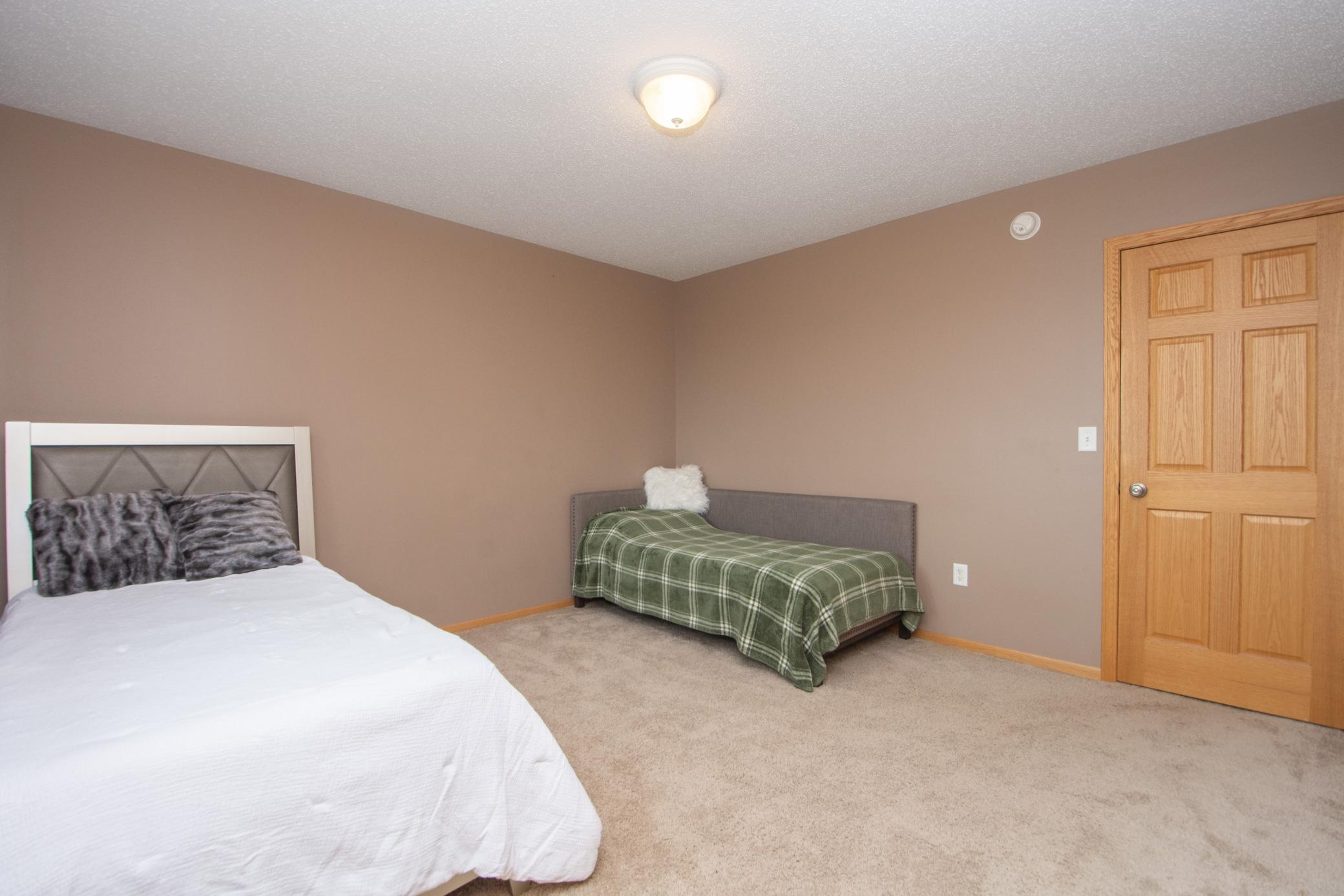 2009 single family home for sale at 1234 35th Street Circle S in Moorhead, MN — 4 bed, 3 bath (photo 41 of 49)