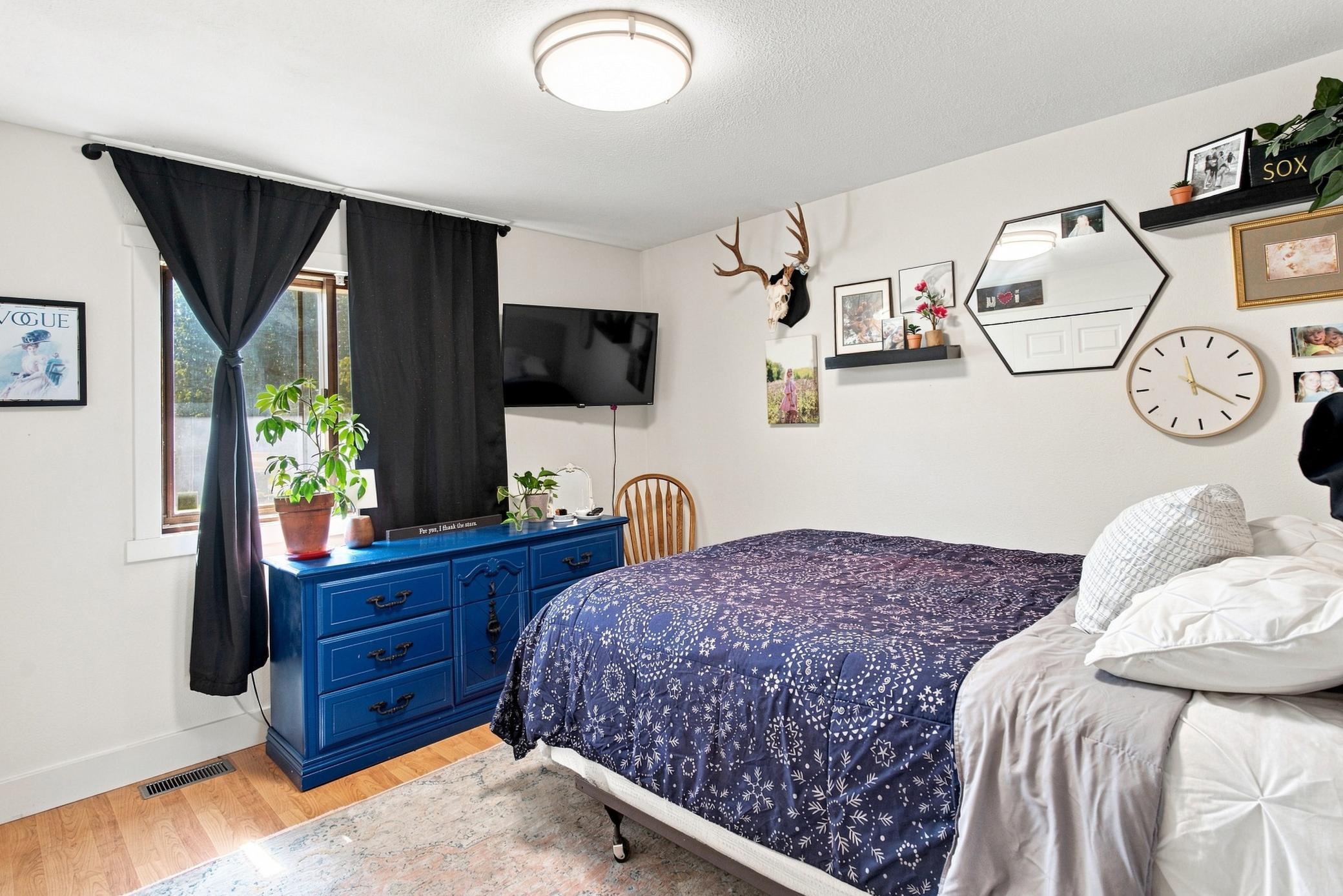 1980 single family home for sale at 543 Crescent Drive in Thompson, ND — 4 bed, 2 bath (photo 11 of 25)