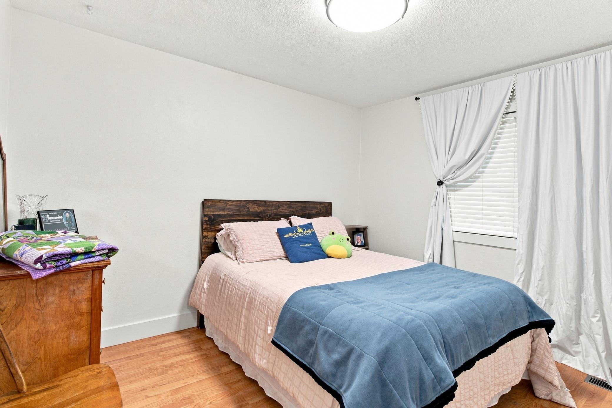 1980 single family home for sale at 543 Crescent Drive in Thompson, ND — 4 bed, 2 bath (photo 12 of 25)