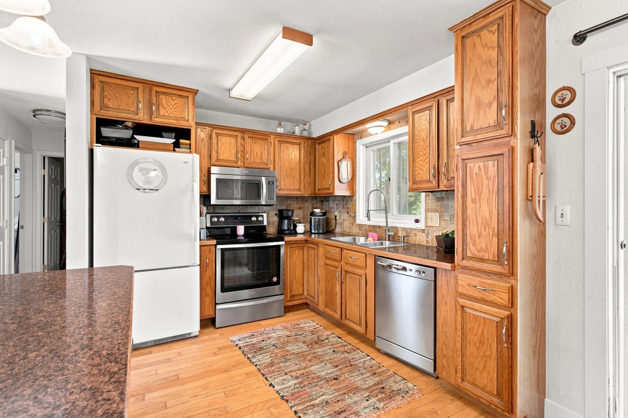 1980 single family home for sale at 543 Crescent Drive in Thompson, ND — 4 bed, 2 bath (photo 8 of 25)