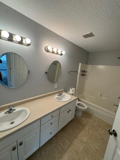2004 single family home for sale at 420 14th Avenue S in Fargo, ND — 4 bed, 2 bath (photo 13 of 29)