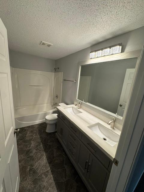 2004 single family home for sale at 420 14th Avenue S in Fargo, ND — 4 bed, 2 bath (photo 18 of 29)