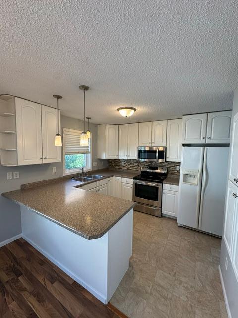 2004 single family home for sale at 420 14th Avenue S in Fargo, ND — 4 bed, 2 bath (photo 9 of 29)