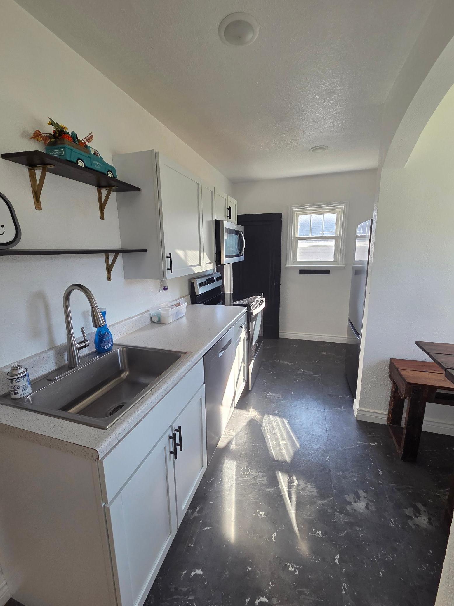 1935 single family home for sale at 206 1st Street NE in Lidgerwood, ND — 3 bed, 2 bath (photo 5 of 17)