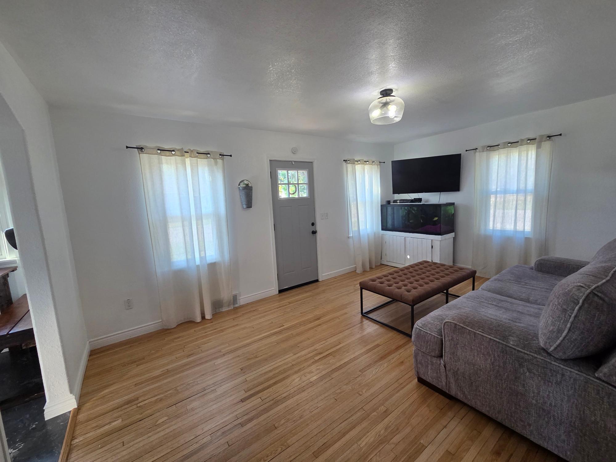 1935 single family home for sale at 206 1st Street NE in Lidgerwood, ND — 3 bed, 2 bath (photo 9 of 17)