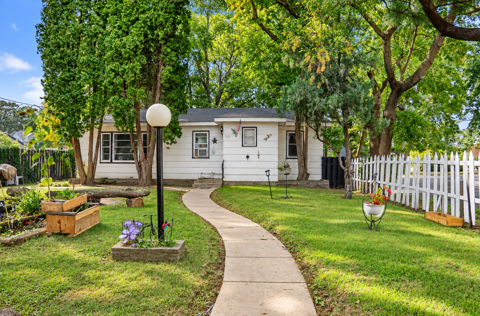 1950 single family home for sale at 308 Roosevelt Street in Alexandria, MN — 1 bed, 1 bath