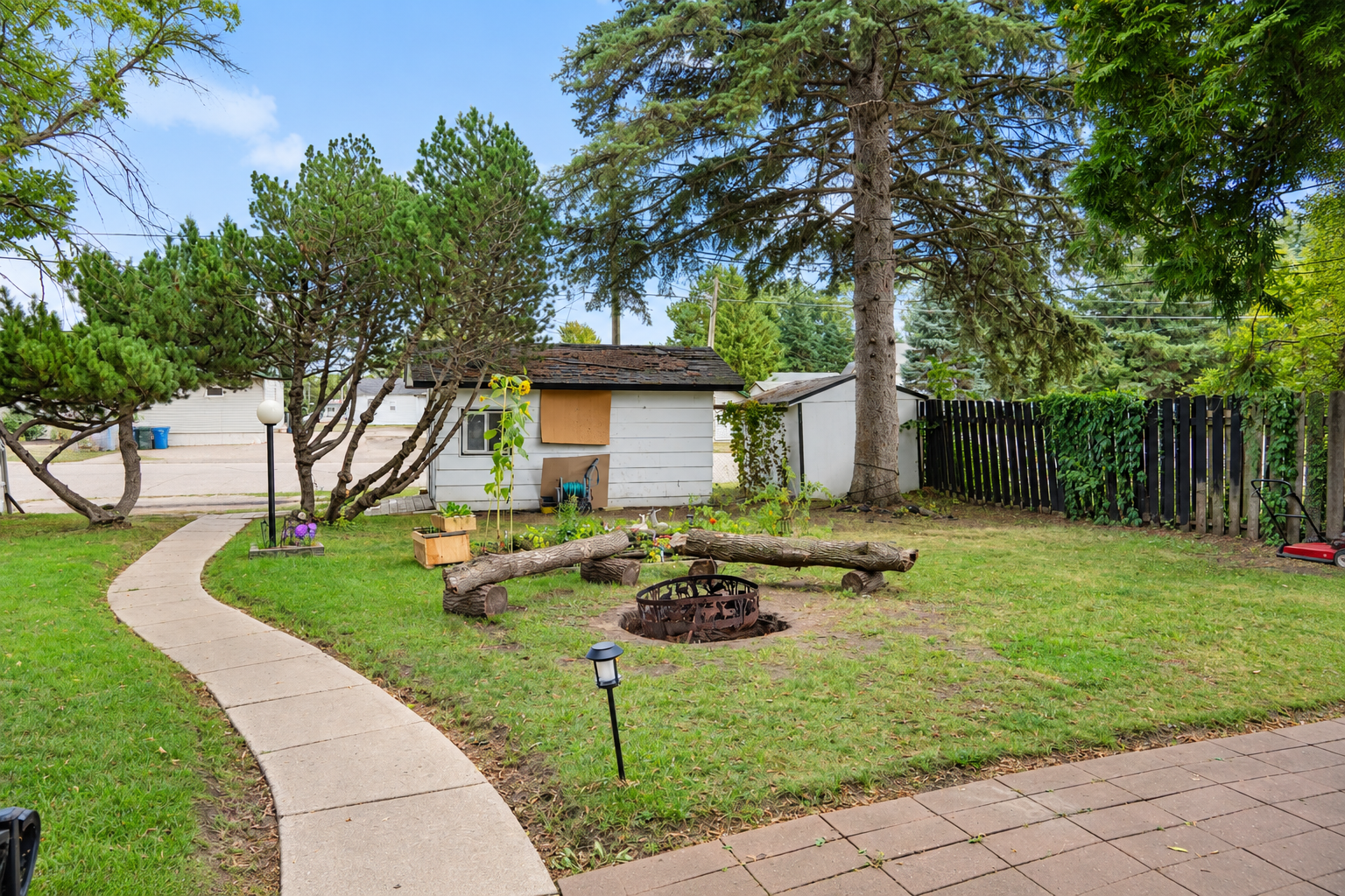1950 single family home for sale at 308 Roosevelt Street in Alexandria, MN — 1 bed, 1 bath (photo 5 of 20)