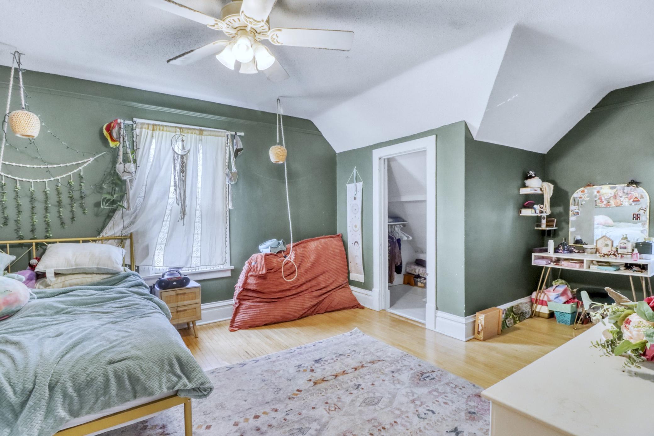1911 single family home for sale at 322 3rd Avenue SE in Pelican Rapids, MN — 4 bed, 4 bath (photo 38 of 61)