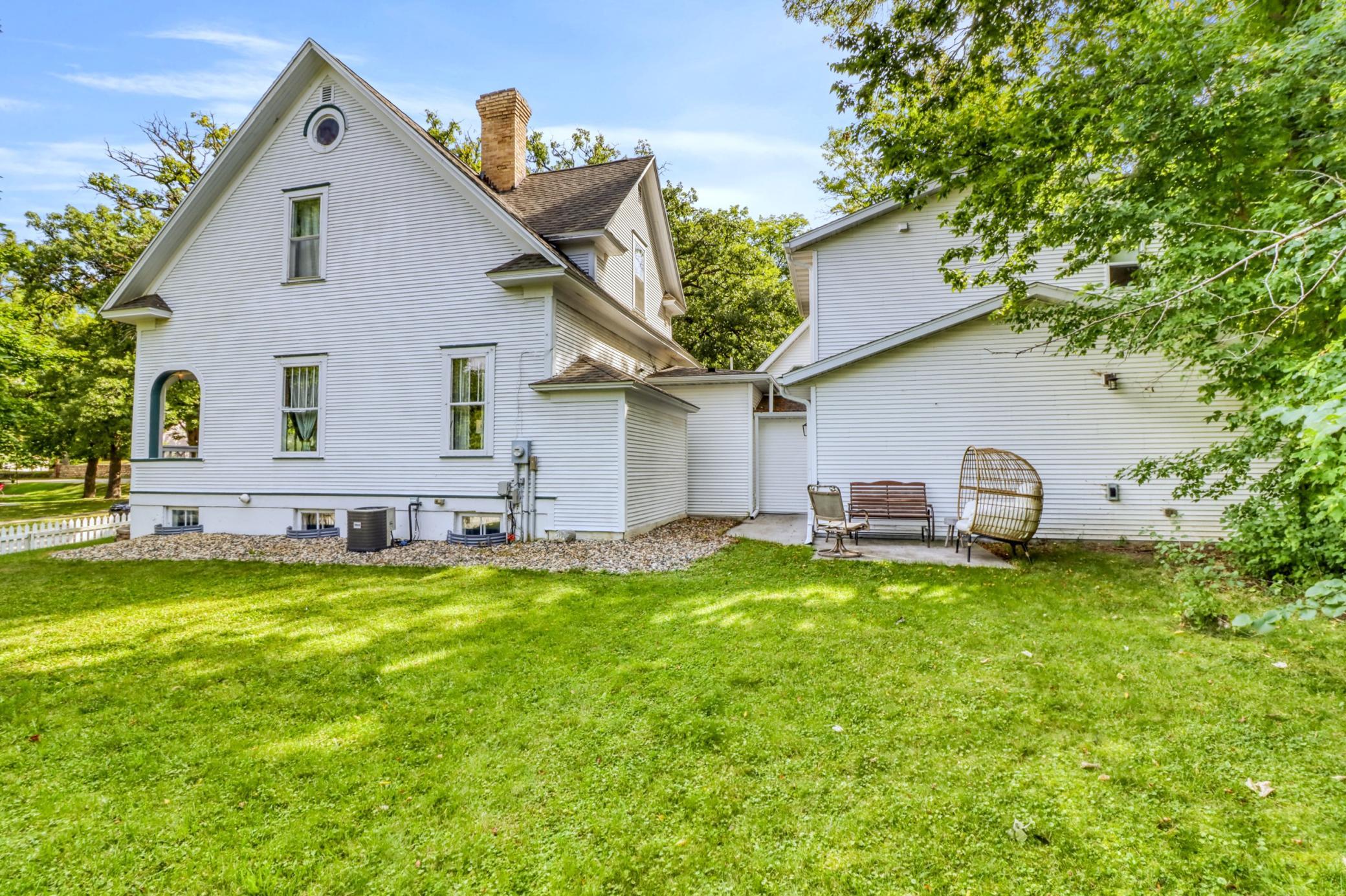 1911 single family home for sale at 322 3rd Avenue SE in Pelican Rapids, MN — 4 bed, 4 bath (photo 52 of 61)