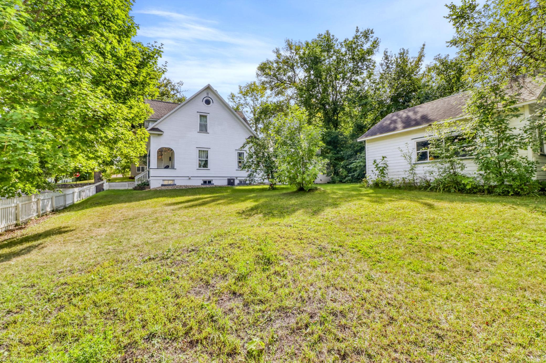 1911 single family home for sale at 322 3rd Avenue SE in Pelican Rapids, MN — 4 bed, 4 bath (photo 53 of 61)