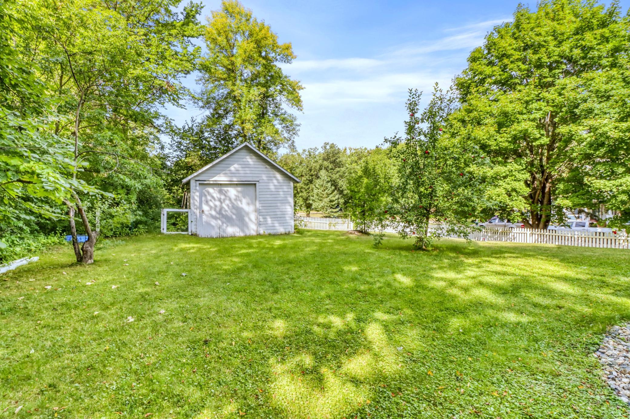 1911 single family home for sale at 322 3rd Avenue SE in Pelican Rapids, MN — 4 bed, 4 bath (photo 55 of 61)