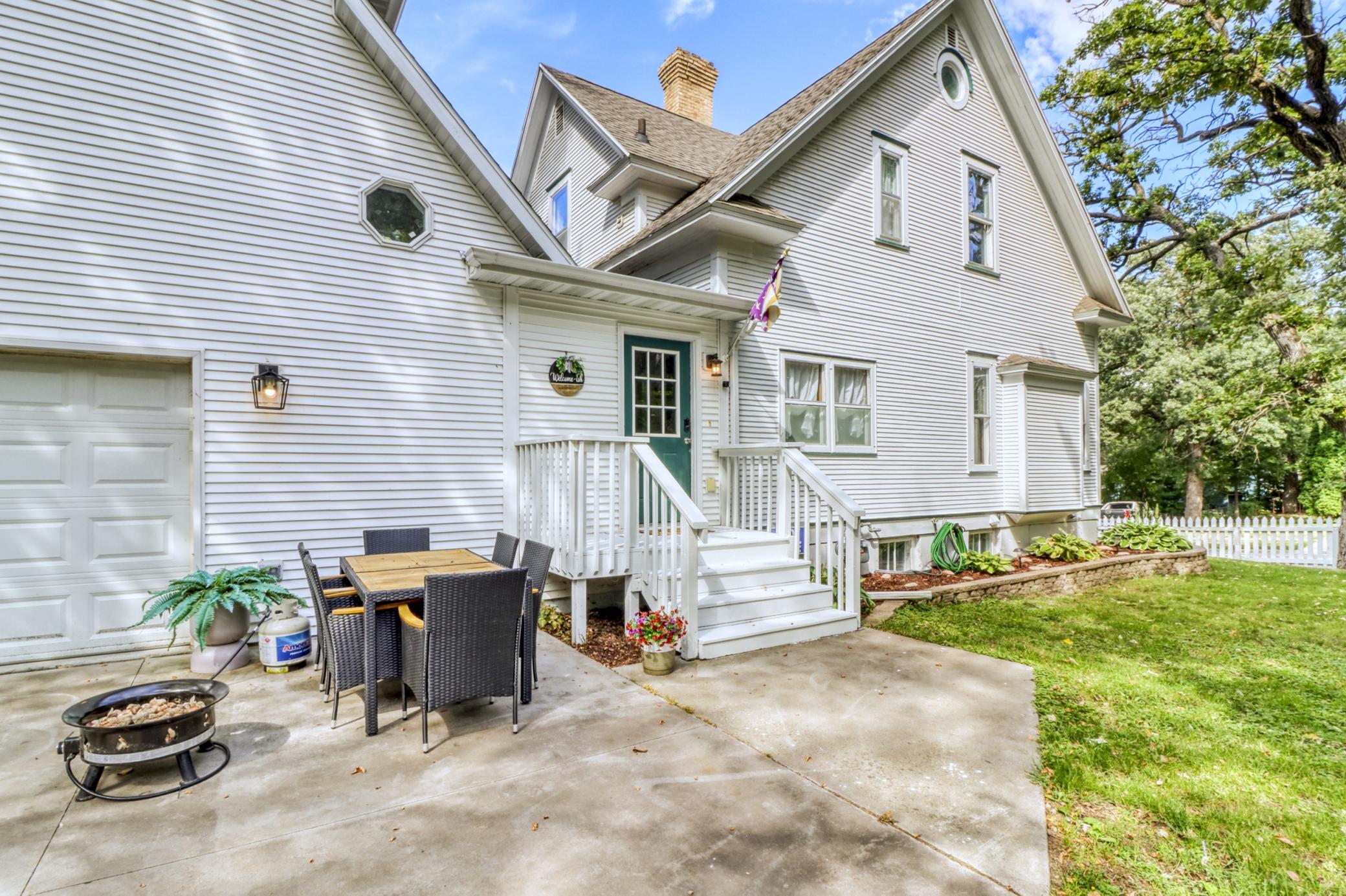 1911 single family home for sale at 322 3rd Avenue SE in Pelican Rapids, MN — 4 bed, 4 bath (photo 59 of 61)