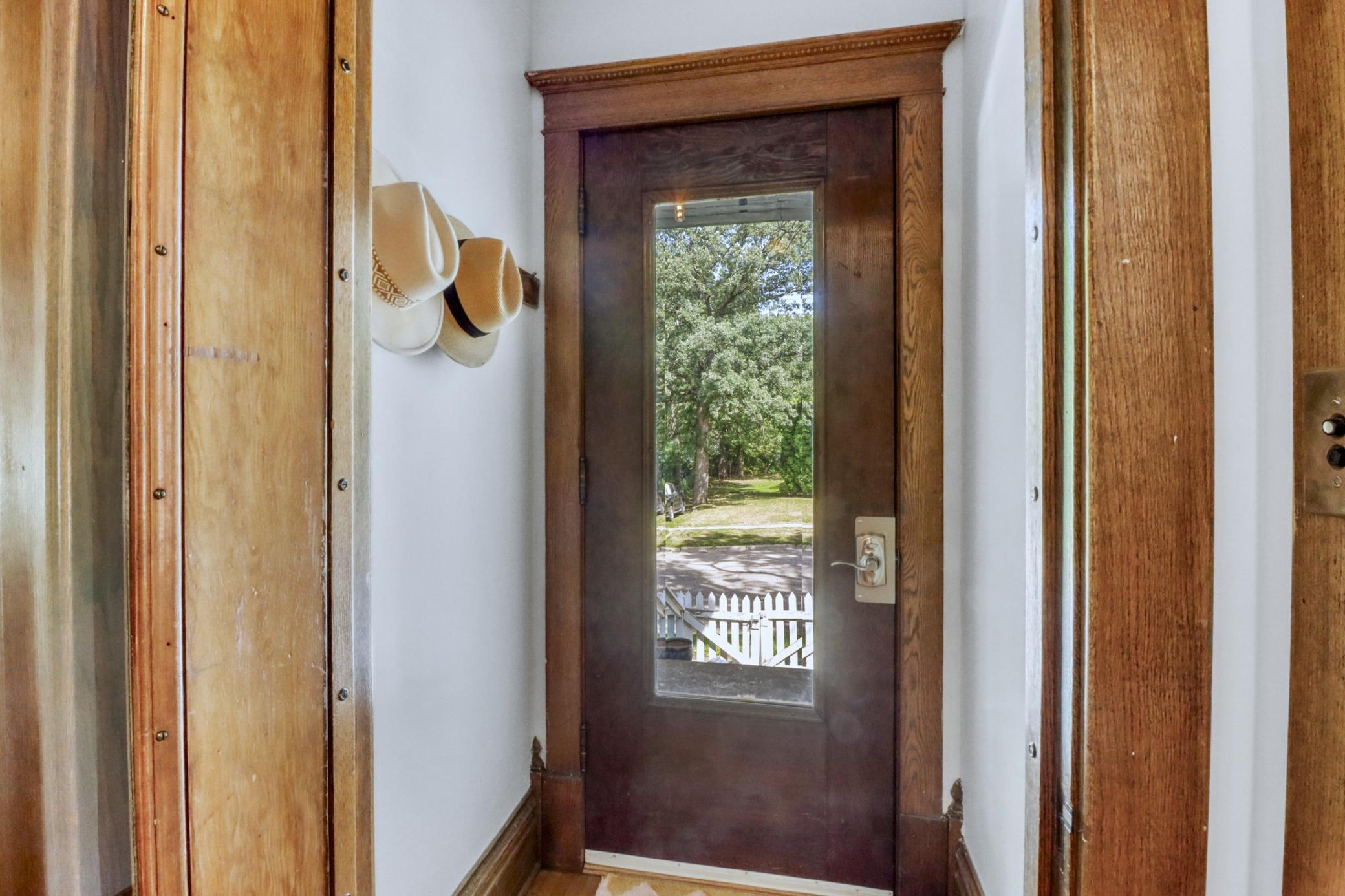 1911 single family home for sale at 322 3rd Avenue SE in Pelican Rapids, MN — 4 bed, 4 bath (photo 9 of 61)