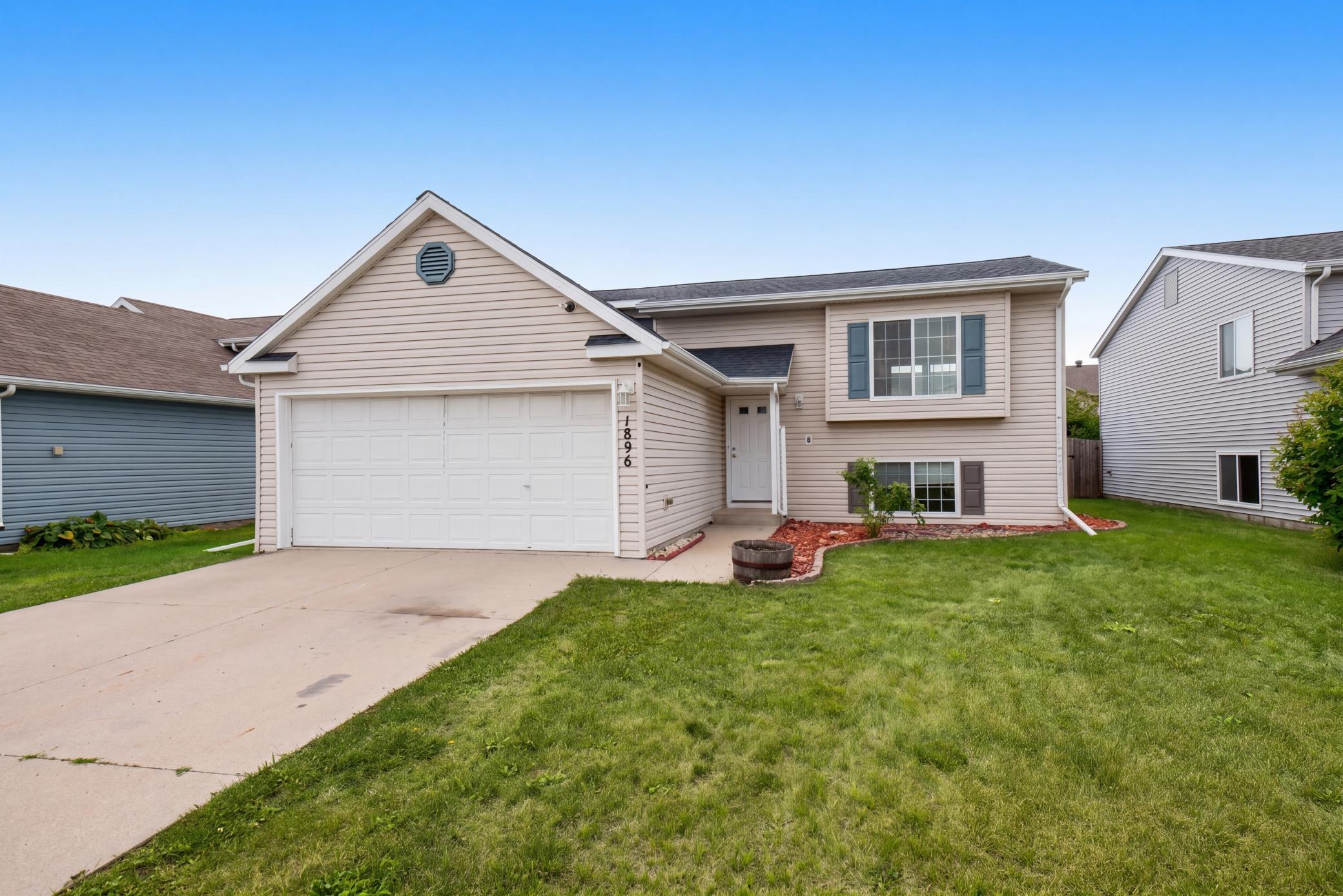 single family home for sale at 1896 Huntington Lane in West Fargo, ND — 3 bed, 2 bath
