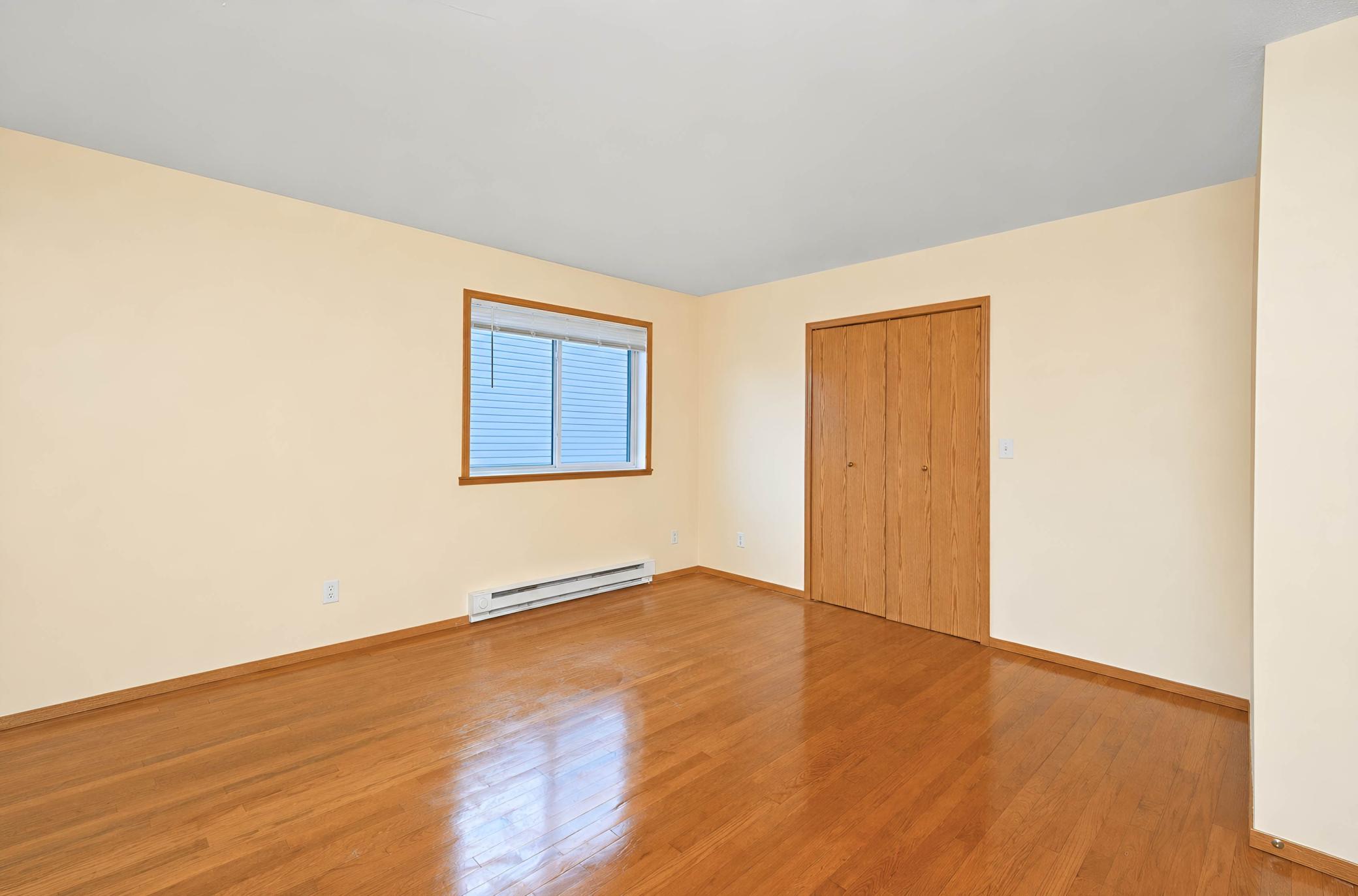 2004 single family home for sale at 1896 Huntington Lane in West Fargo, ND — 3 bed, 2 bath (photo 14 of 33)