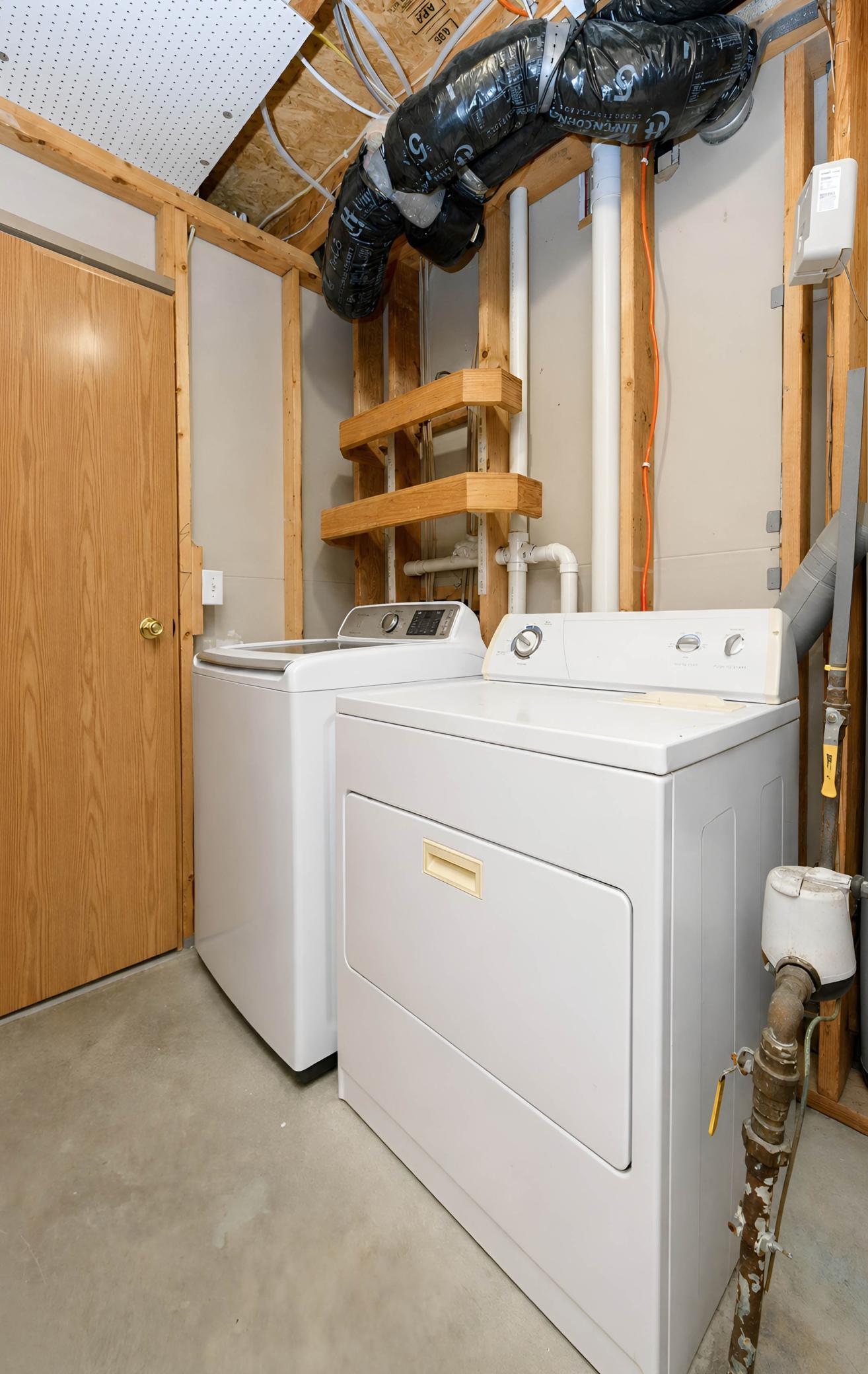 2004 single family home for sale at 1896 Huntington Lane in West Fargo, ND — 3 bed, 2 bath (photo 23 of 33)