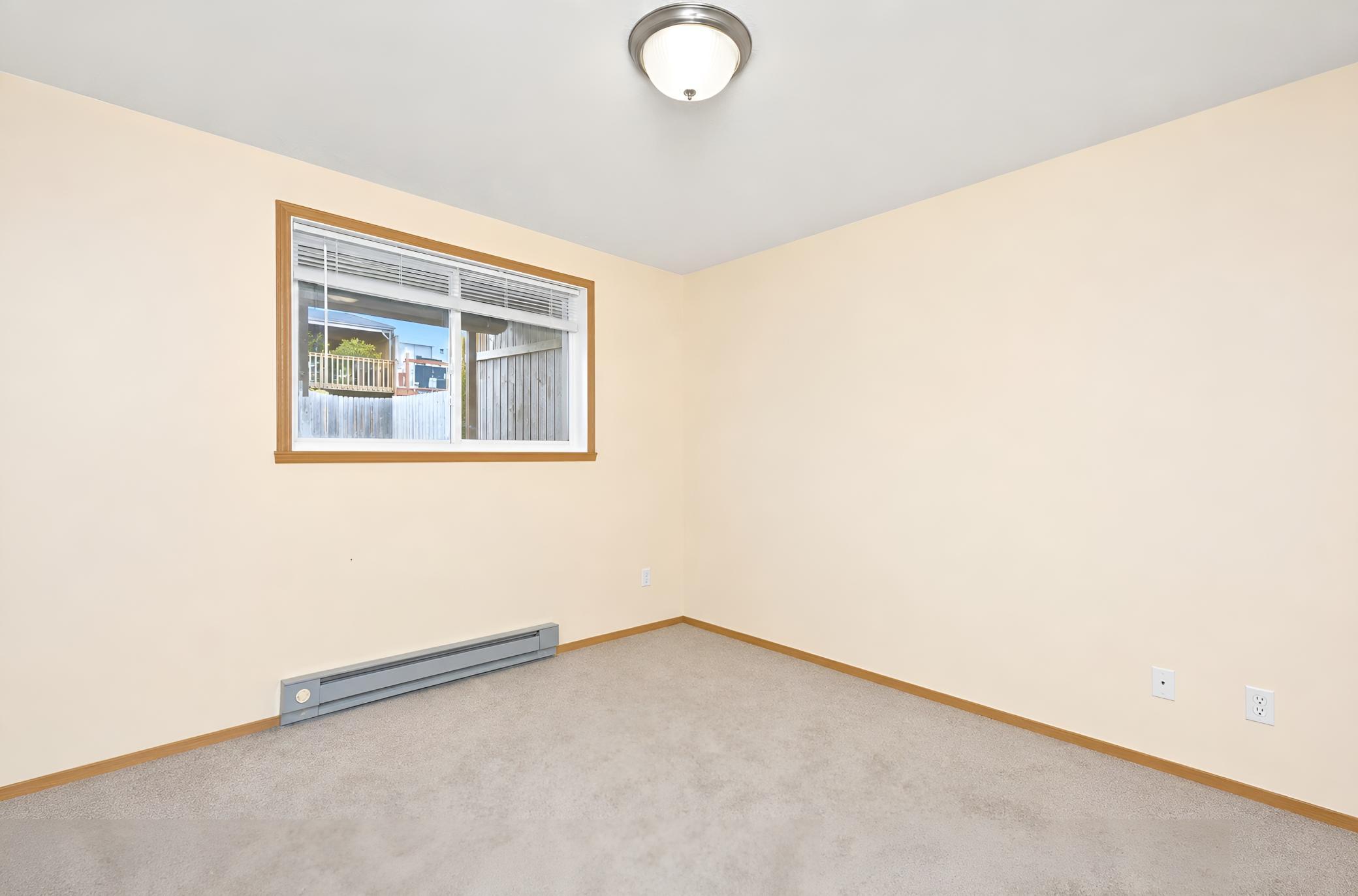 2004 single family home for sale at 1896 Huntington Lane in West Fargo, ND — 3 bed, 2 bath (photo 24 of 33)