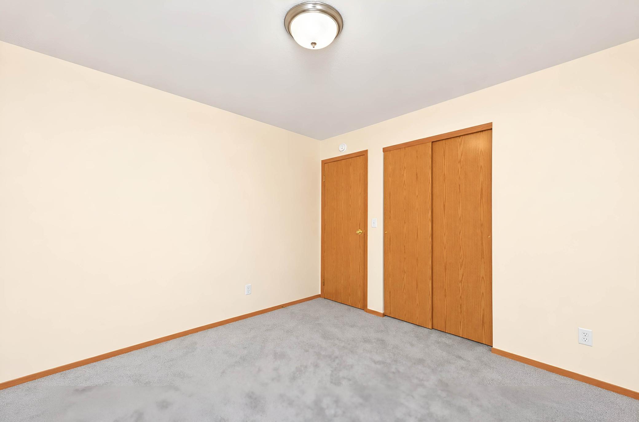 2004 single family home for sale at 1896 Huntington Lane in West Fargo, ND — 3 bed, 2 bath (photo 25 of 33)