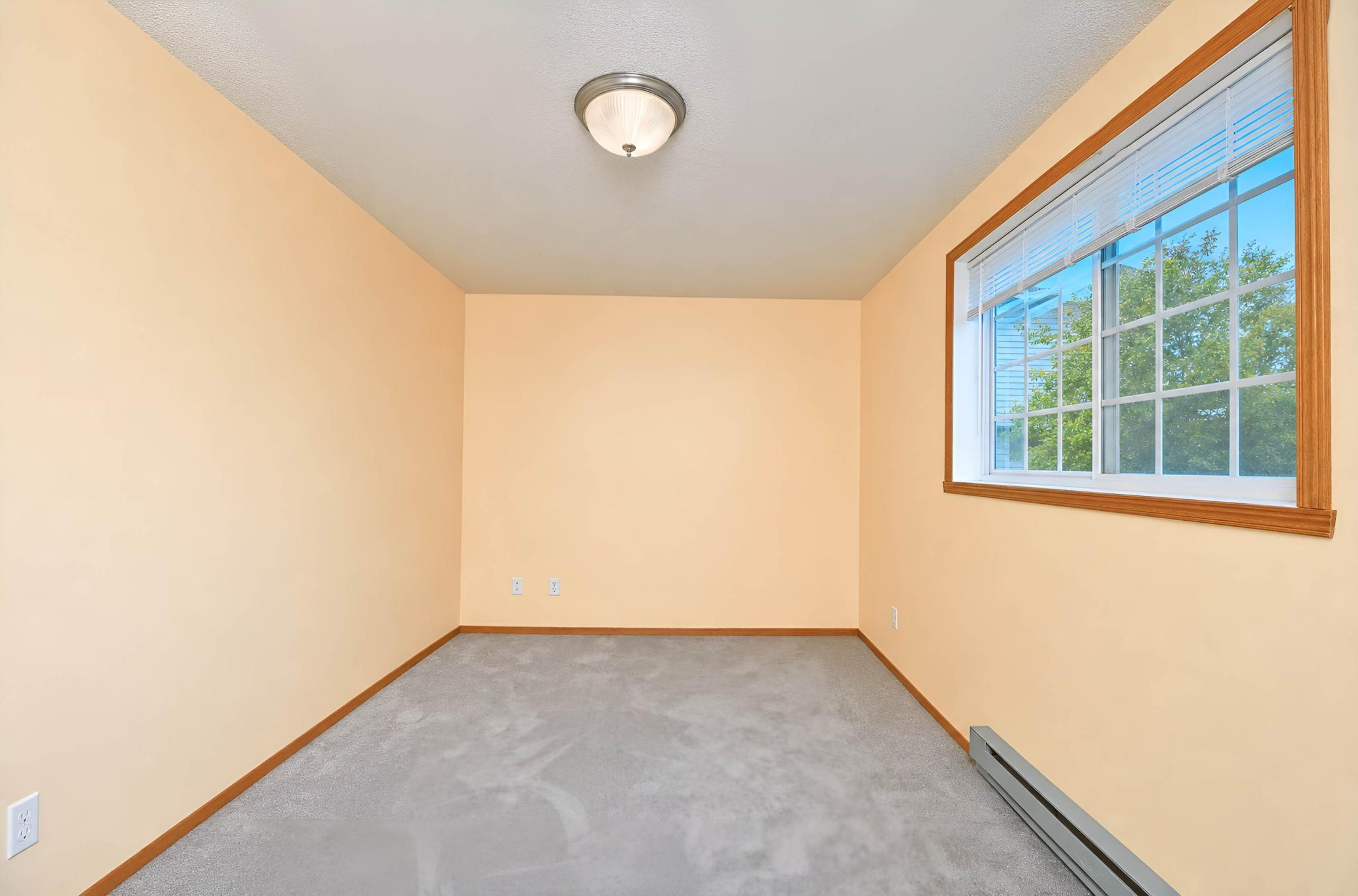 2004 single family home for sale at 1896 Huntington Lane in West Fargo, ND — 3 bed, 2 bath (photo 26 of 33)