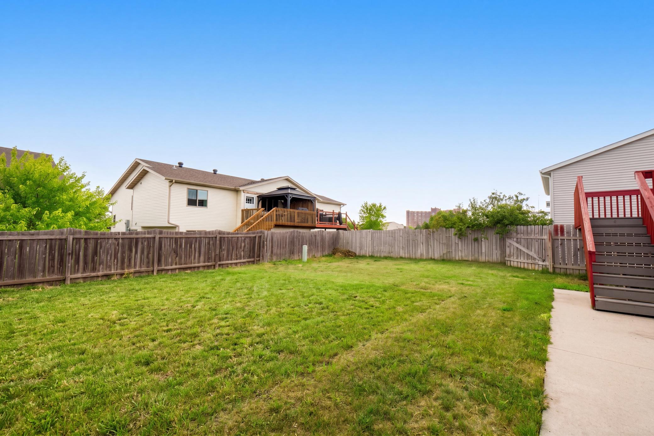 2004 single family home for sale at 1896 Huntington Lane in West Fargo, ND — 3 bed, 2 bath (photo 31 of 33)