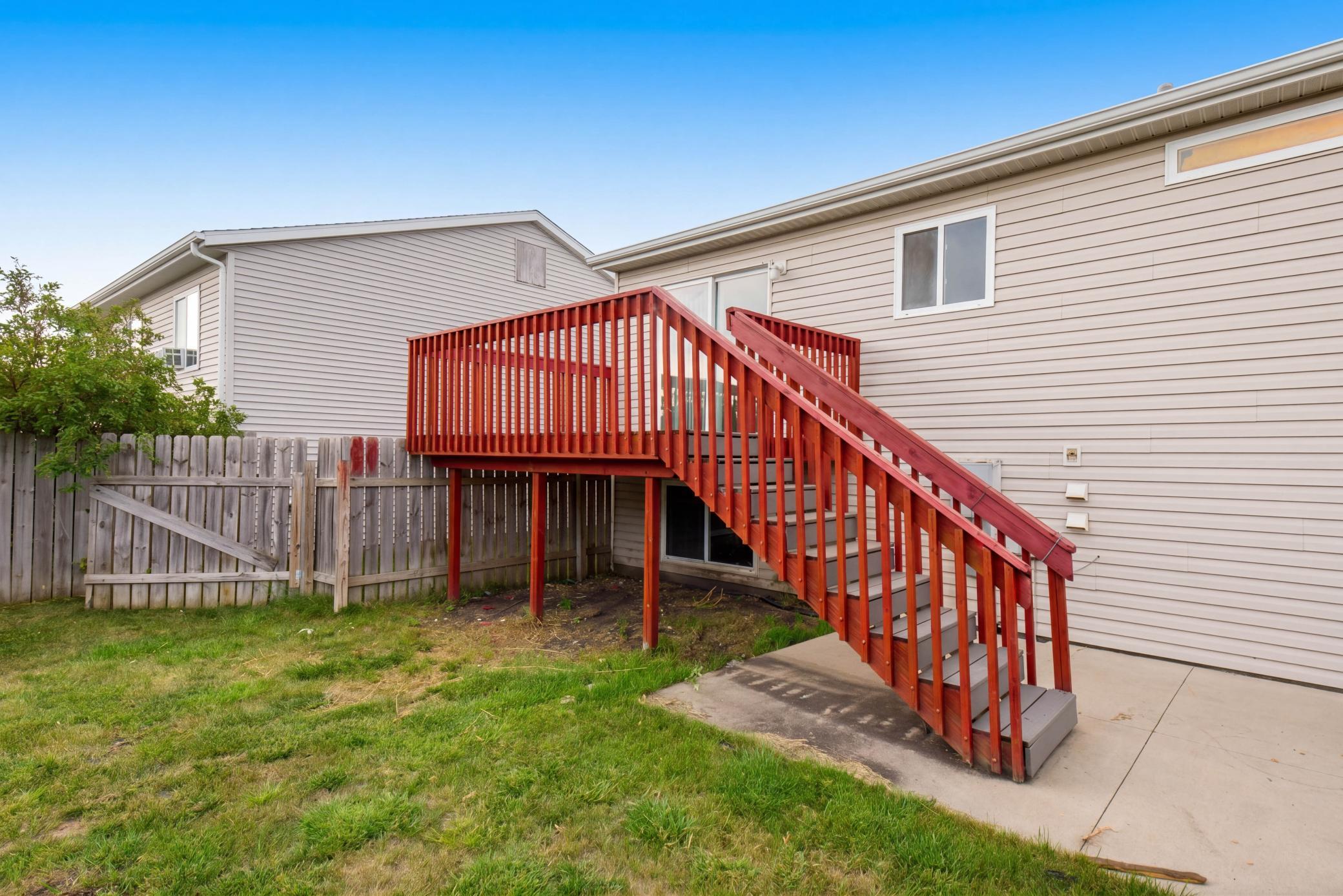 2004 single family home for sale at 1896 Huntington Lane in West Fargo, ND — 3 bed, 2 bath (photo 33 of 33)