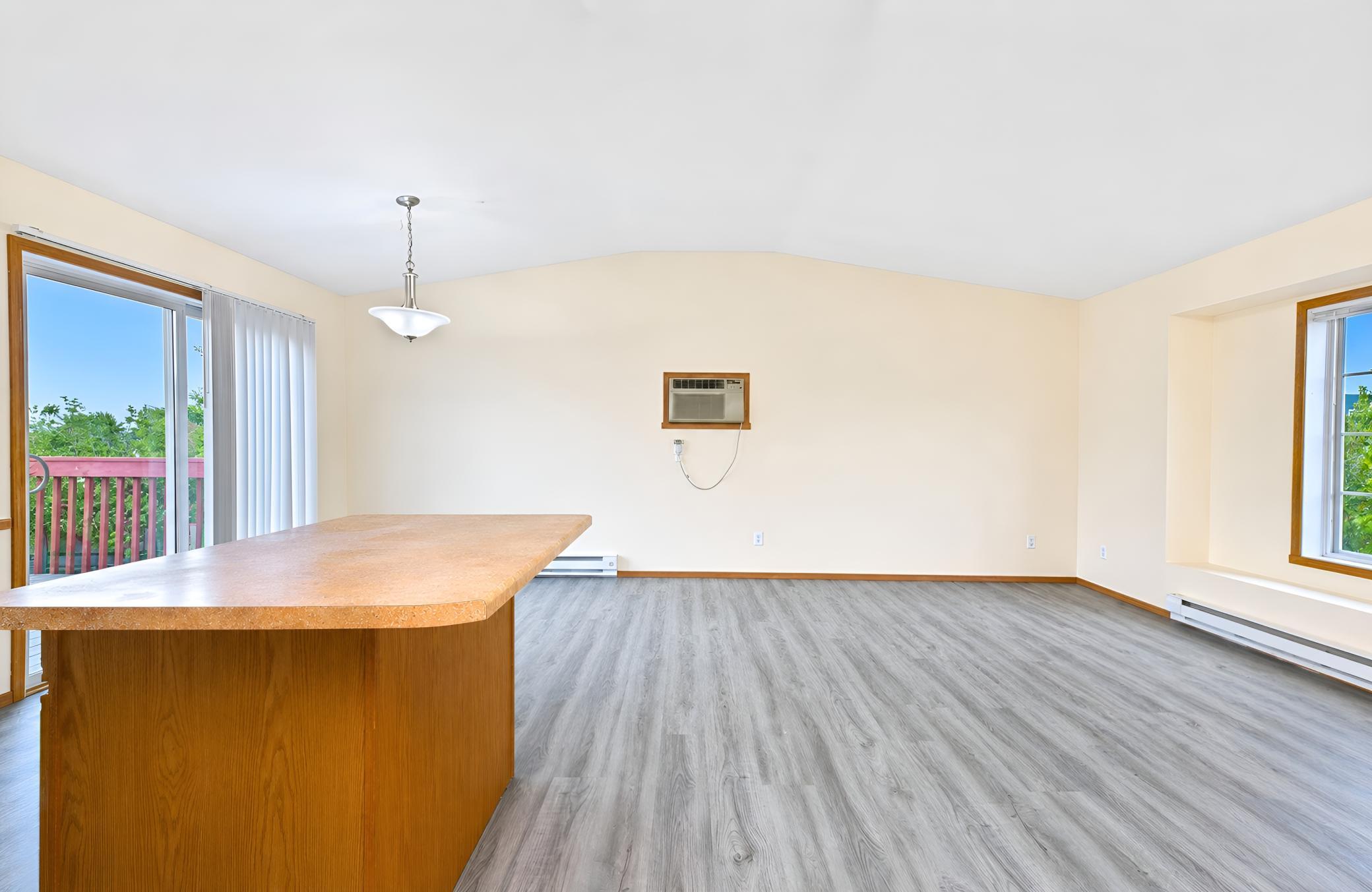 2004 single family home for sale at 1896 Huntington Lane in West Fargo, ND — 3 bed, 2 bath (photo 6 of 33)