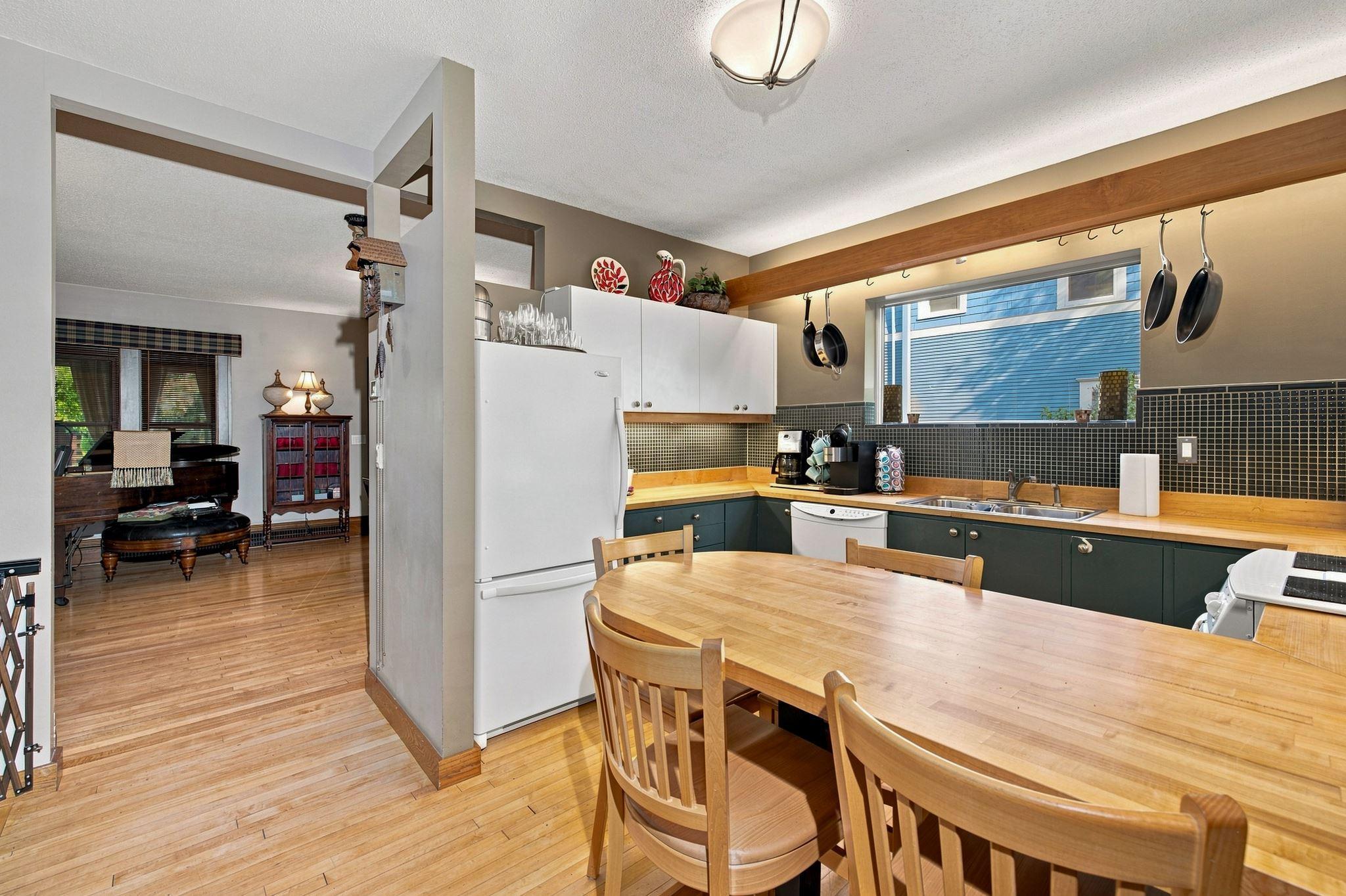 1920 single family home for sale at 1318 7th Street S in Fargo, ND — 3 bed, 2 bath (photo 11 of 45)