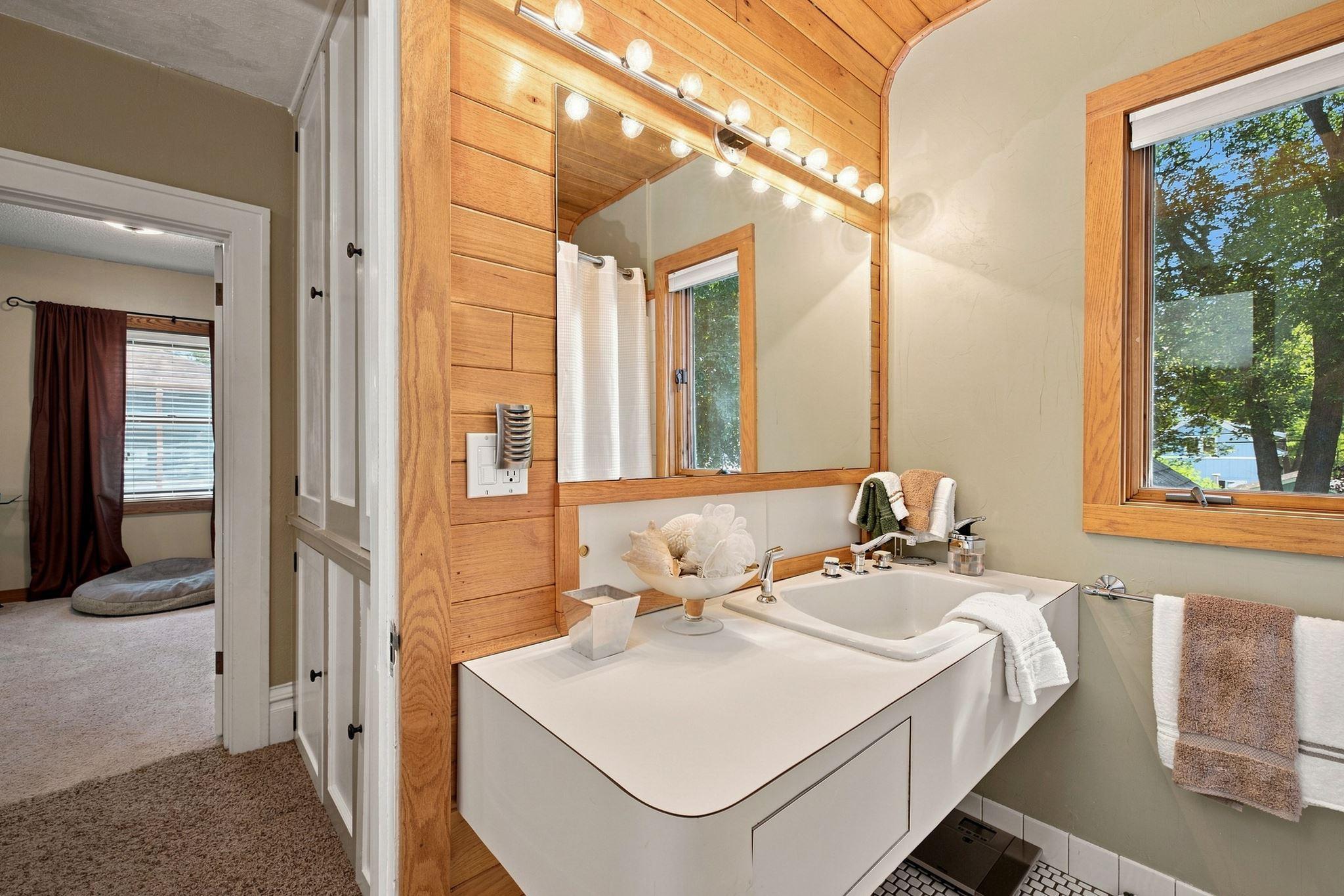 1920 single family home for sale at 1318 7th Street S in Fargo, ND — 3 bed, 2 bath (photo 27 of 45)