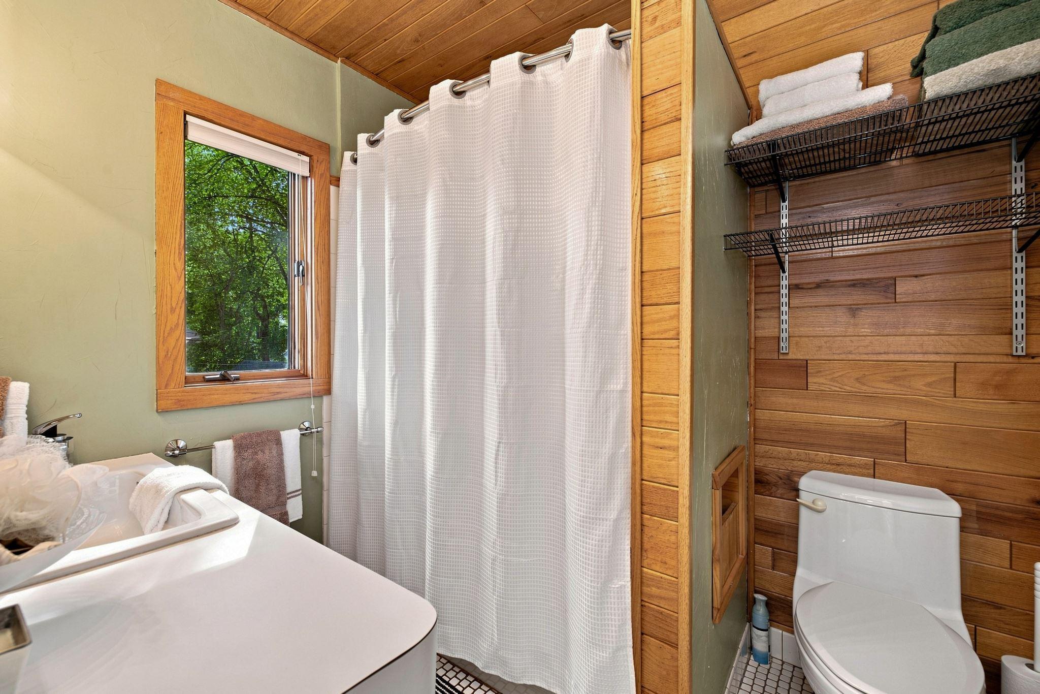 1920 single family home for sale at 1318 7th Street S in Fargo, ND — 3 bed, 2 bath (photo 28 of 45)